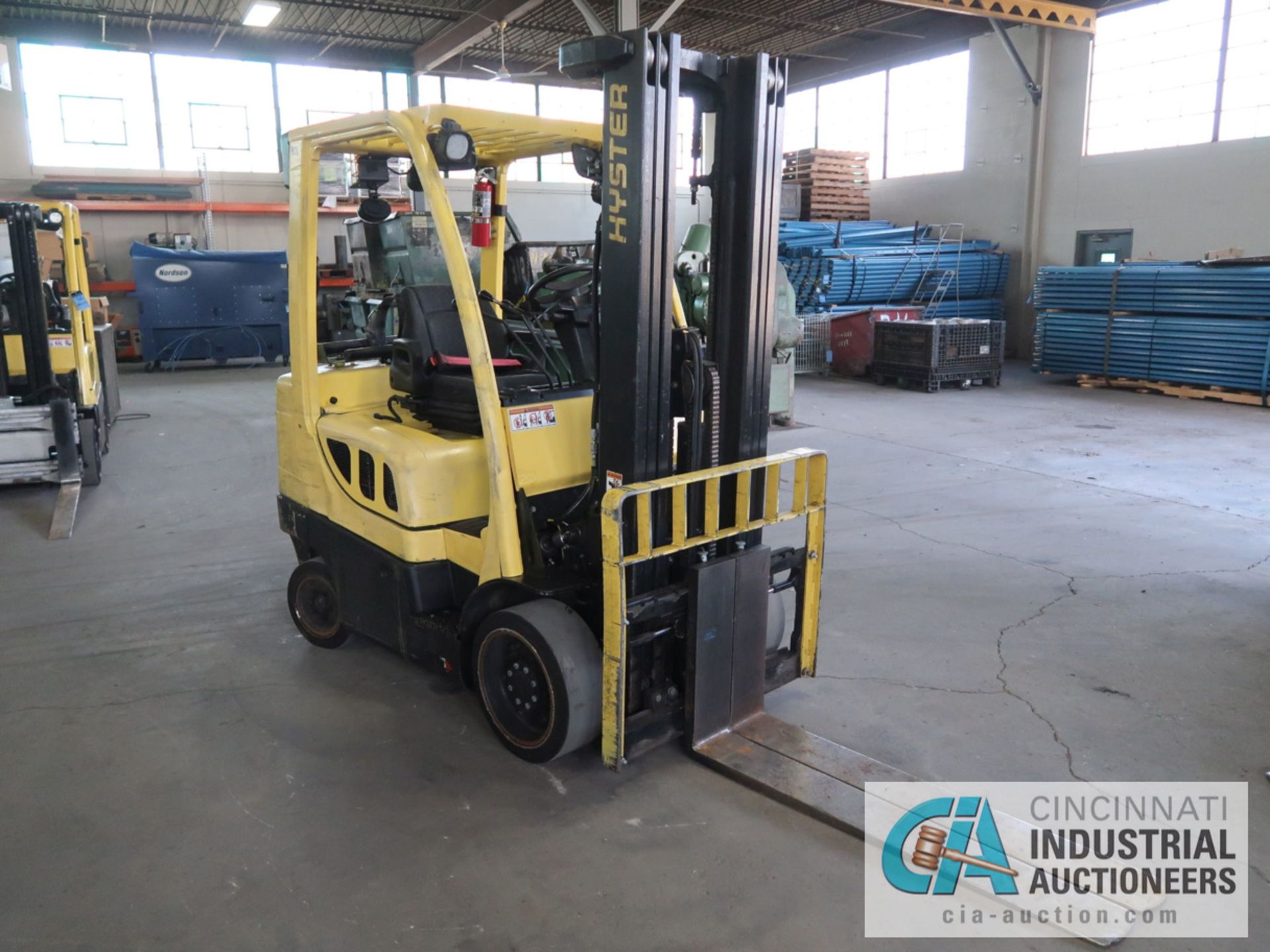 6,000 LB HYSTER MODEL S60FT LP GAS SOLID TIRE LIFT TRUCK WITH 3-STAGE MAST, 188" LIFT HEIGHT, 84" - Image 3 of 10