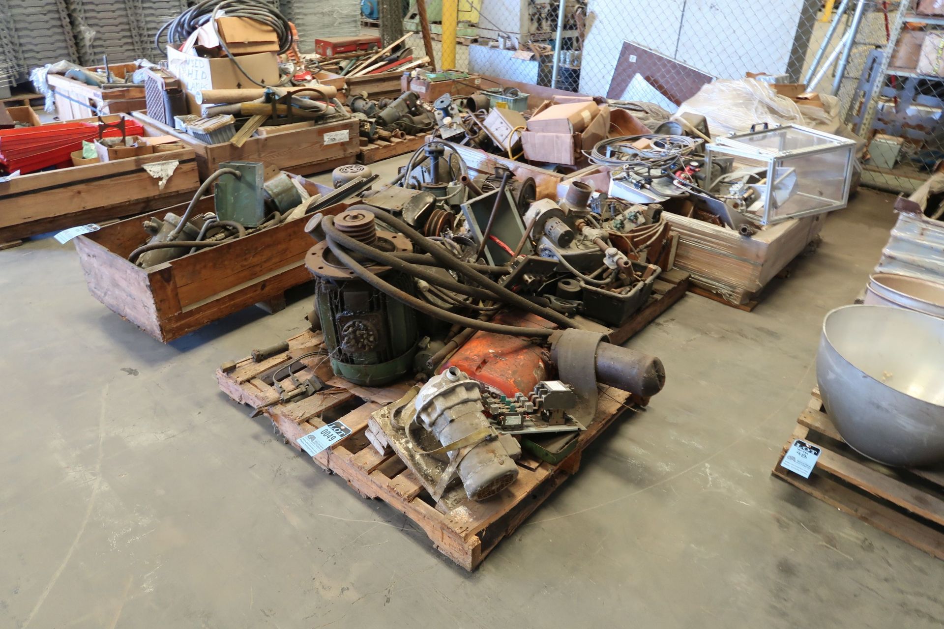 (LOT) (8) SKIDS MISC. PARTS & TOOLING