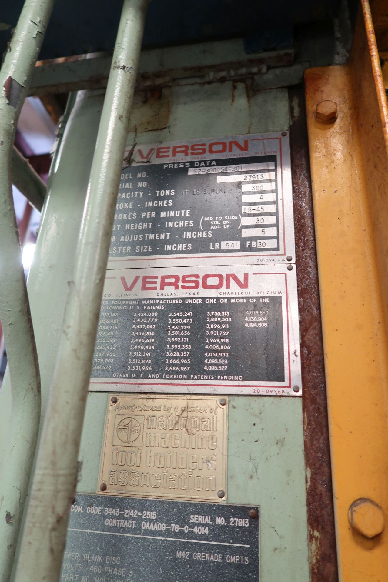 300 TON VERSON S2-300-54-30T SSDC PRESS; S/N 27913, 4" STROKE, 15-45 SPM, 30" SHUT HEIGHT, 5" ADJ, - Bild 3 aus 12