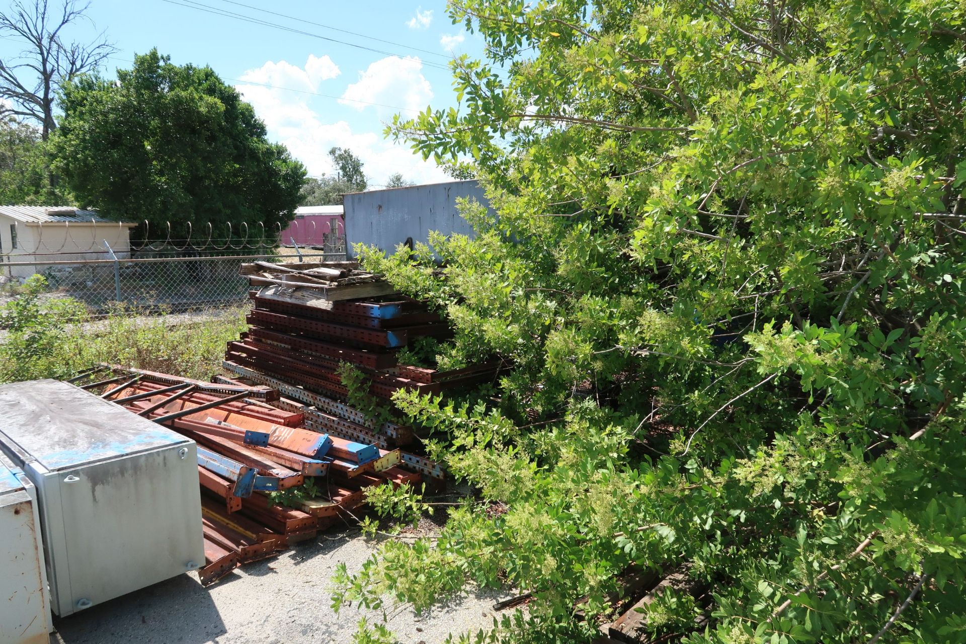 (LOT) MISC. STEEL AROUND ENGINE BLOCKS & TREE, JIBS, RACKS, CABINETS, STRUCTURAL SKID - Image 3 of 5