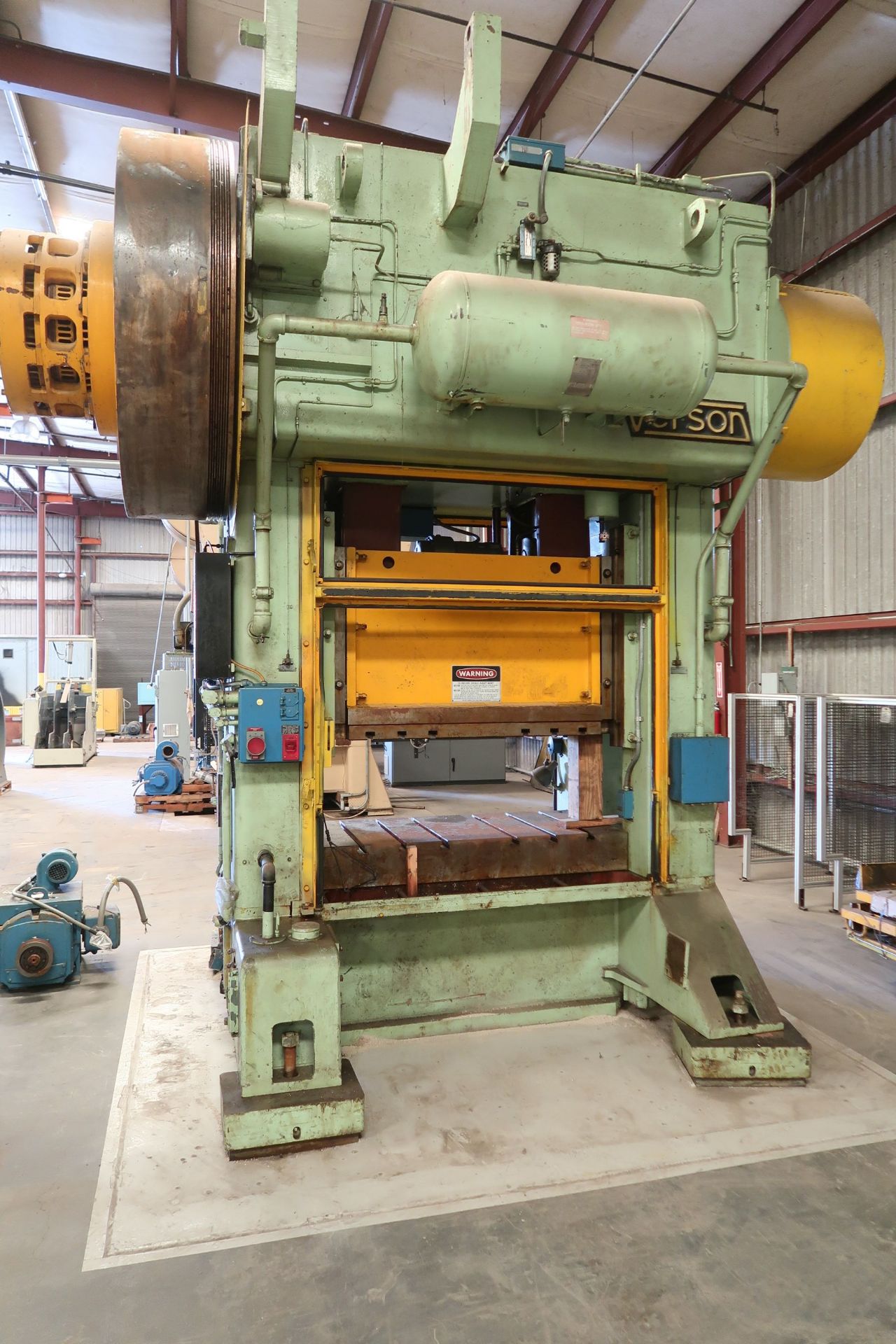 300 TON VERSON S2-300-54-30T SSDC PRESS; S/N 27915, 4" STROKE, 15-45 SPM, 30" SHUT HEIGHT, 5" ADJ, - Image 3 of 14