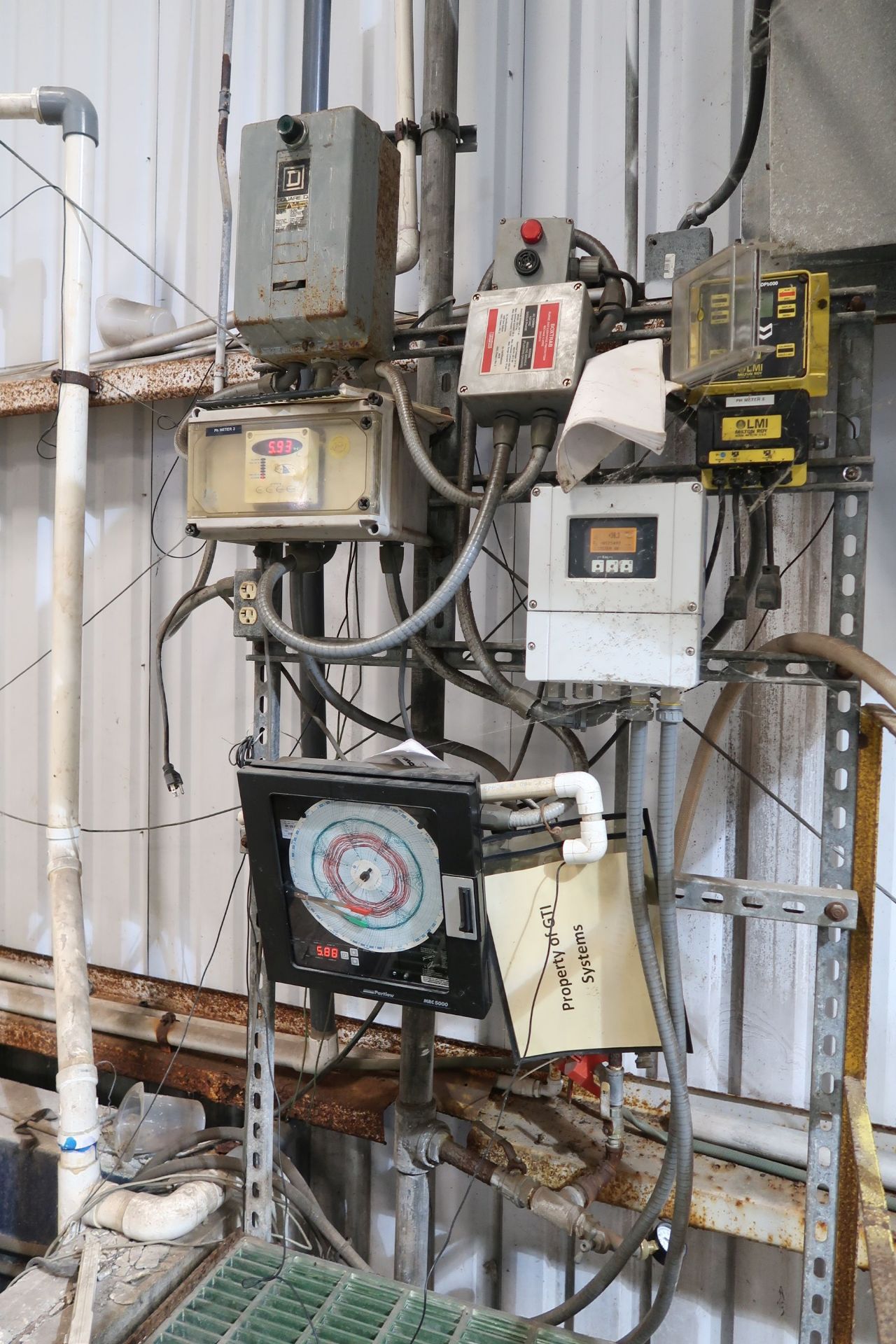 SAMPLE WATER TREATMENT SYSTEM WITH POLY TANKS & CONTROLS - Image 3 of 6