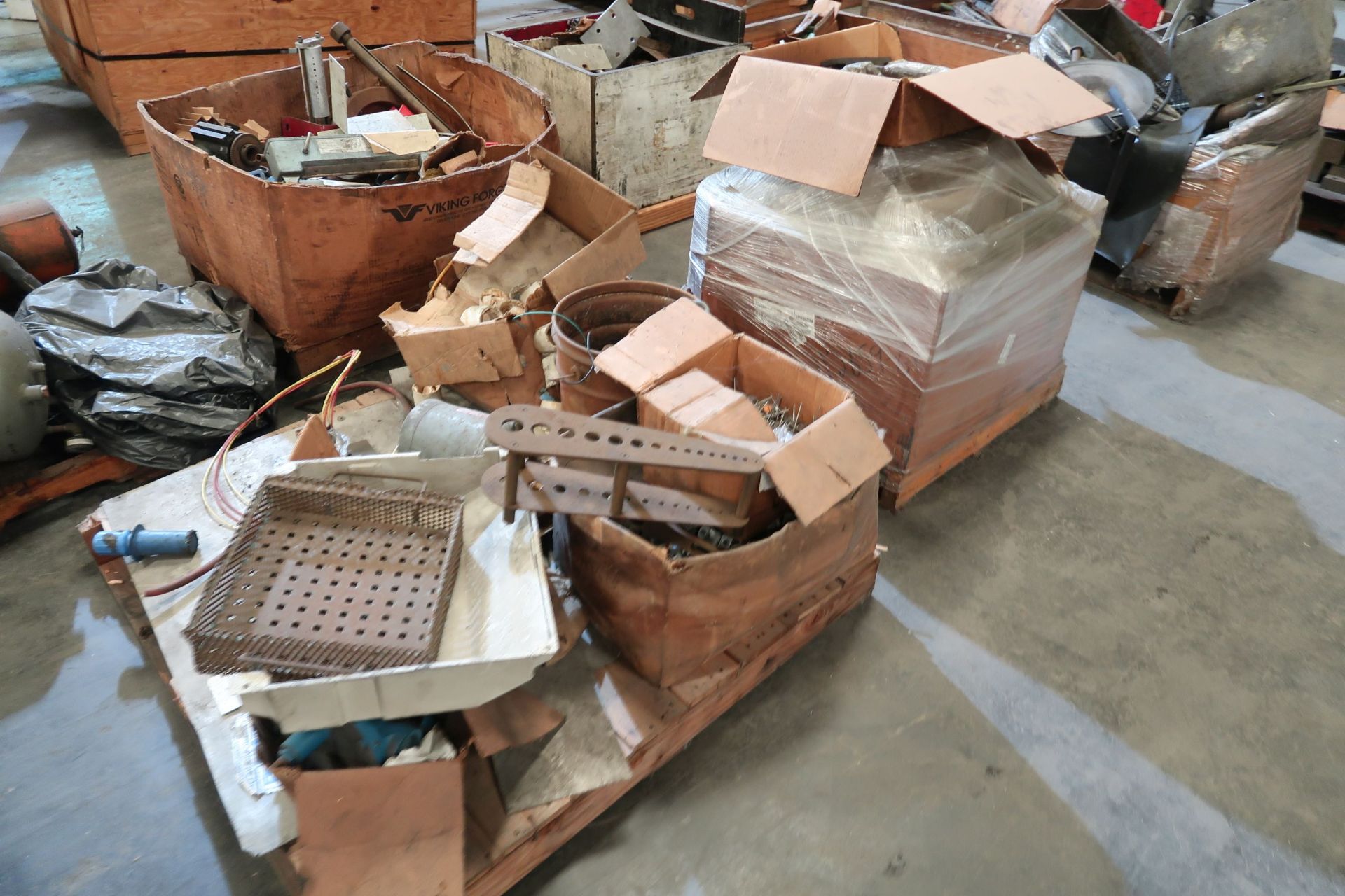 (LOT) (2) ROWS OF MISC. PARTS, APPROX. (20) SKIDS, CRATES, RACKS, CARTS - Image 17 of 21