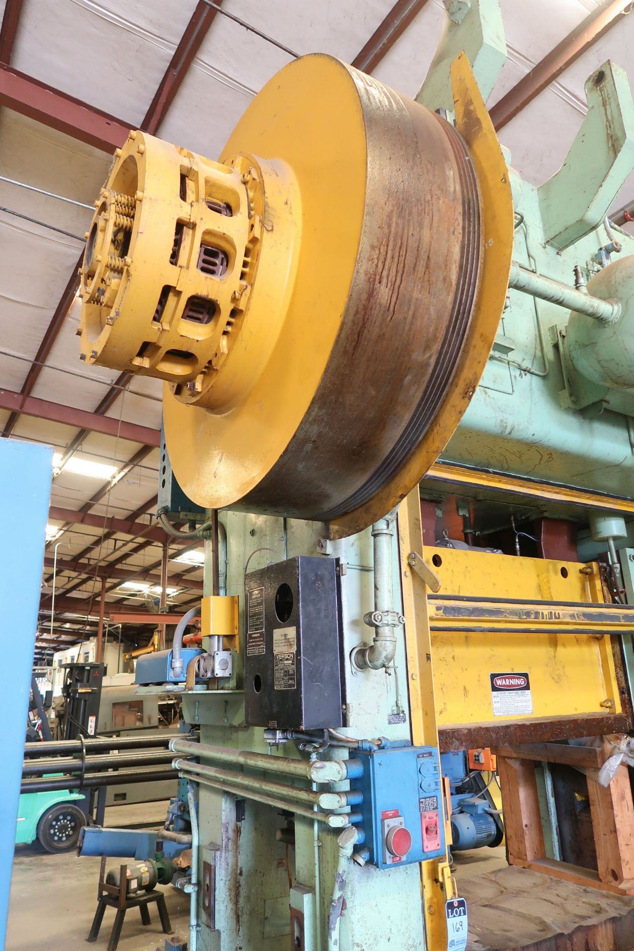 300 TON VERSON S2-300-54-30T SSDC PRESS; S/N 27913, 4" STROKE, 15-45 SPM, 30" SHUT HEIGHT, 5" ADJ, - Bild 8 aus 12