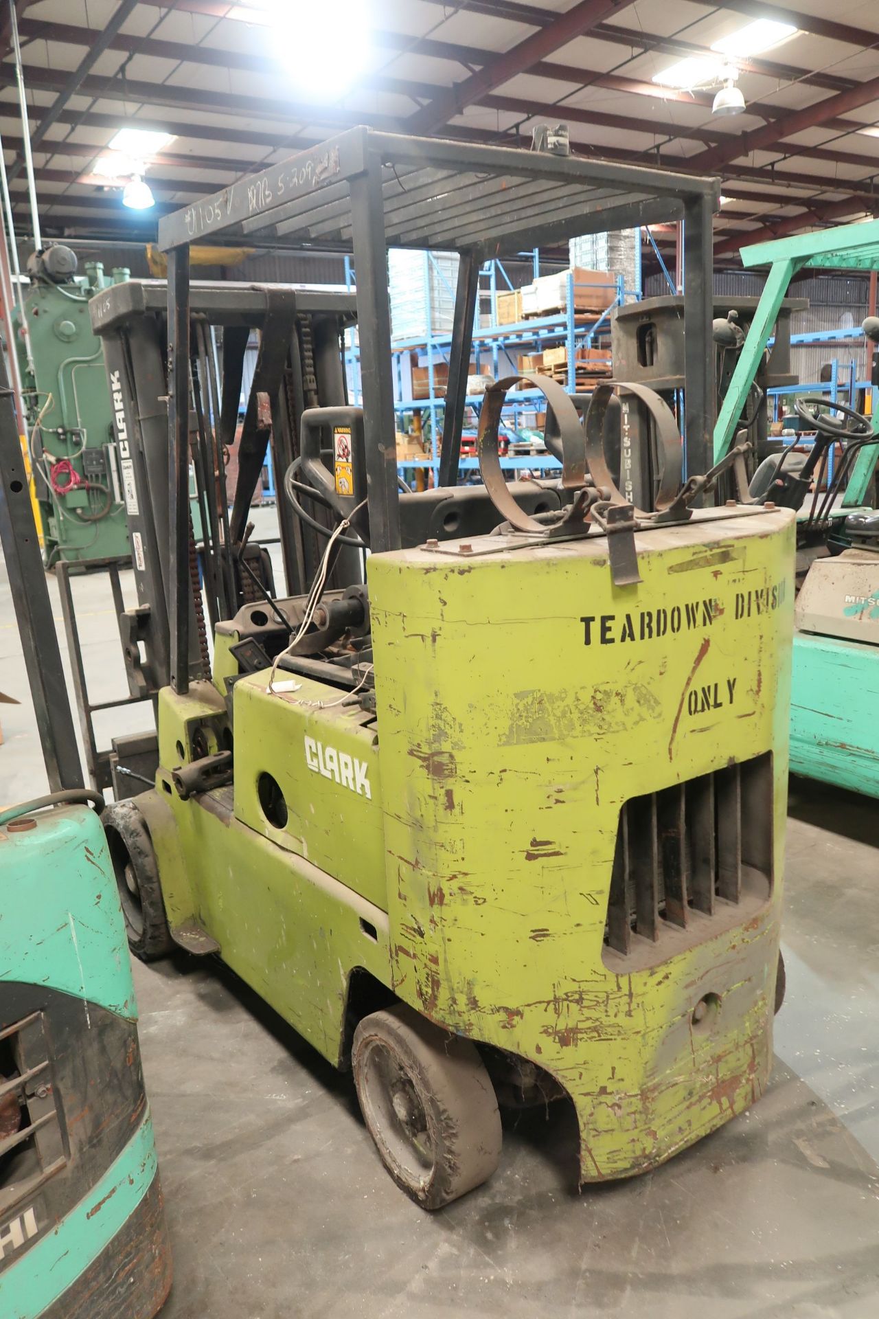 8,000 LB. CLARK C500-S80 LP GAS LIFT TRUCK; S/N 7419K0F, NO FORKS, NOT OPERATIONAL - Image 3 of 6