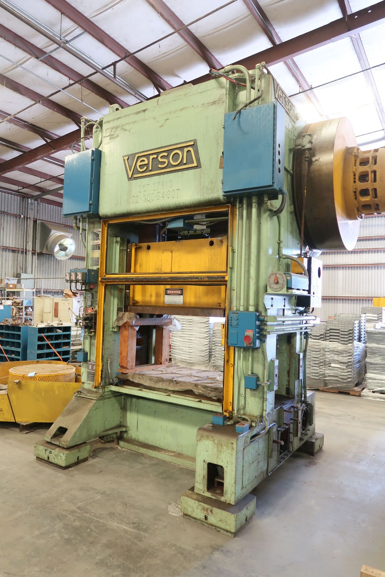 300 TON VERSON S2-300-54-30T SSDC PRESS; S/N 27913, 4" STROKE, 15-45 SPM, 30" SHUT HEIGHT, 5" ADJ,