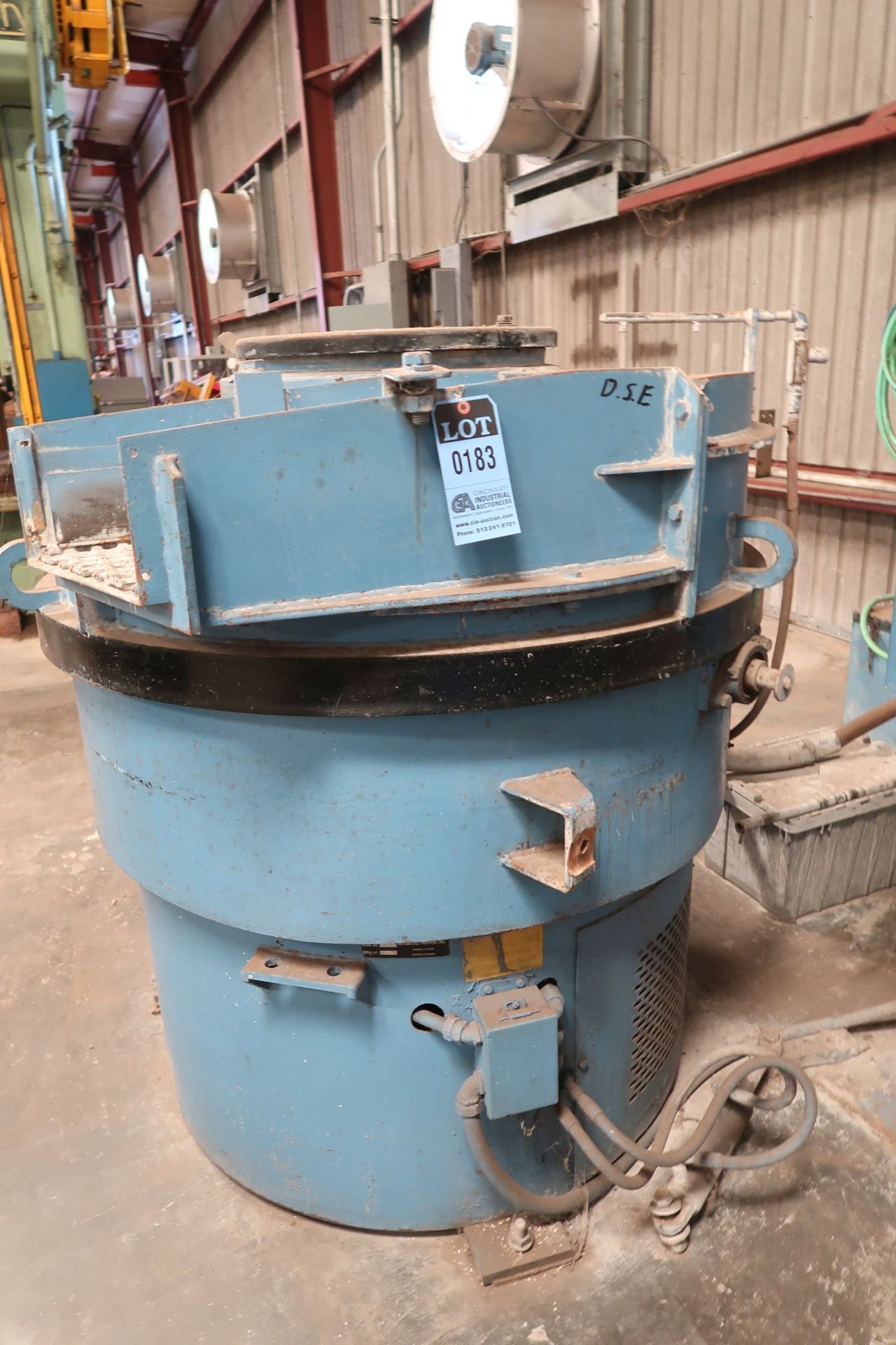 45" AFI MODEL 45D7 VIBRATORY BOWL WITH TANK - Image 2 of 6