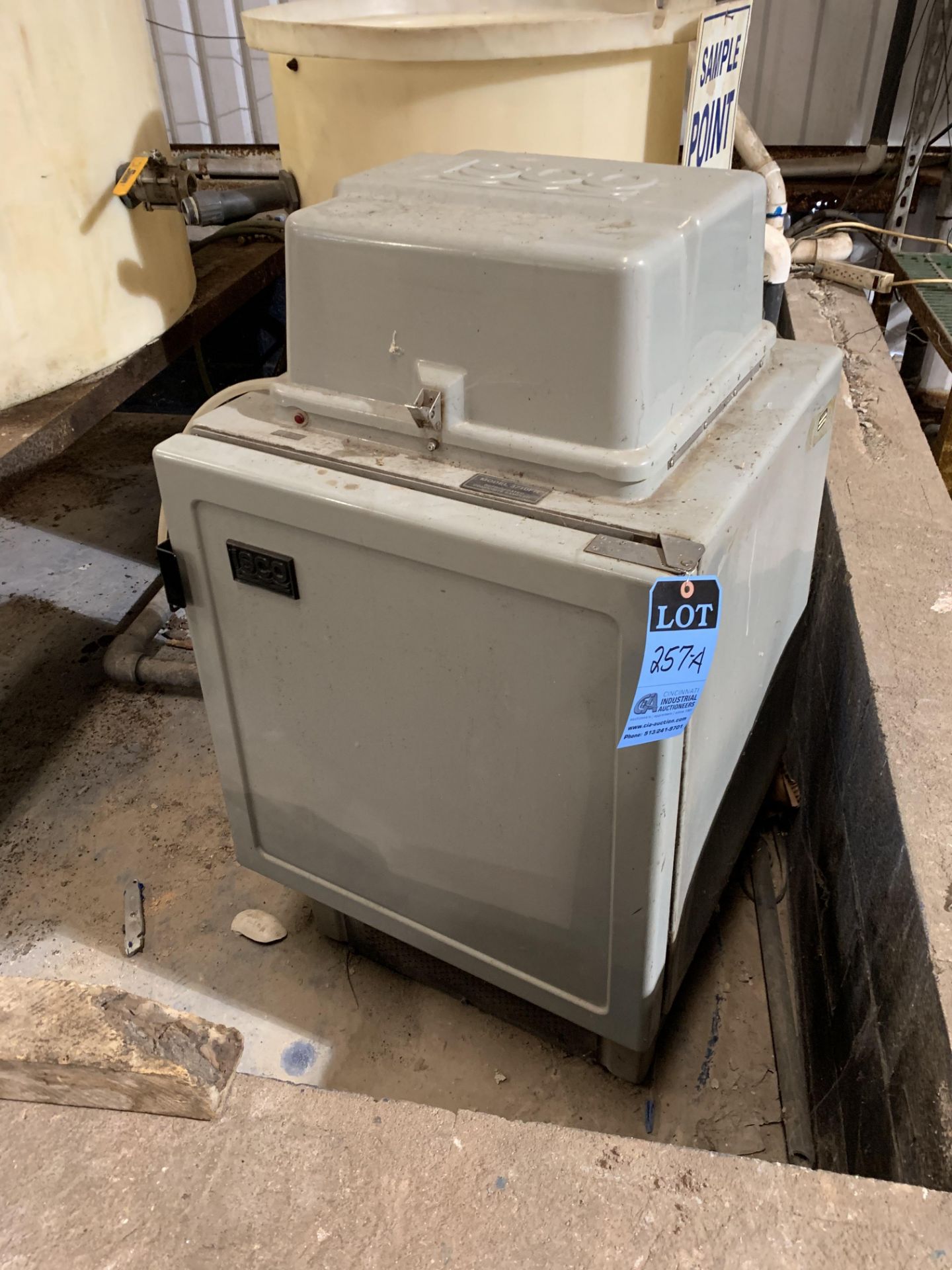 TELEDYNE ISCO 3710 REFRIGERATED WASTE TREATMENT SAMPLER