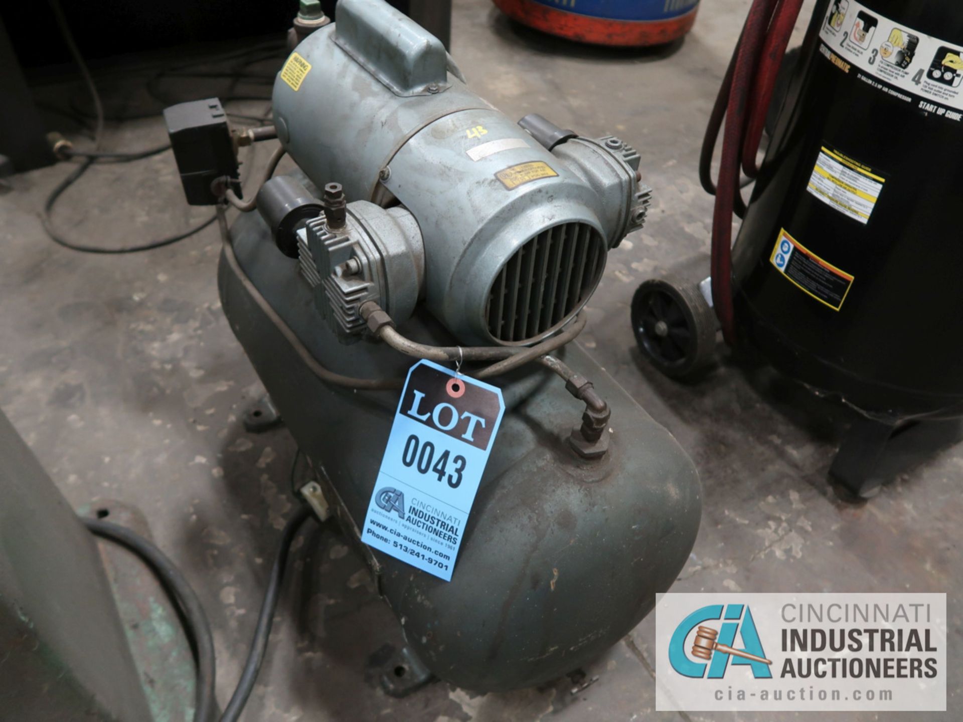 HORIZONTAL TANK MOUNTED AIR COMPRESSOR