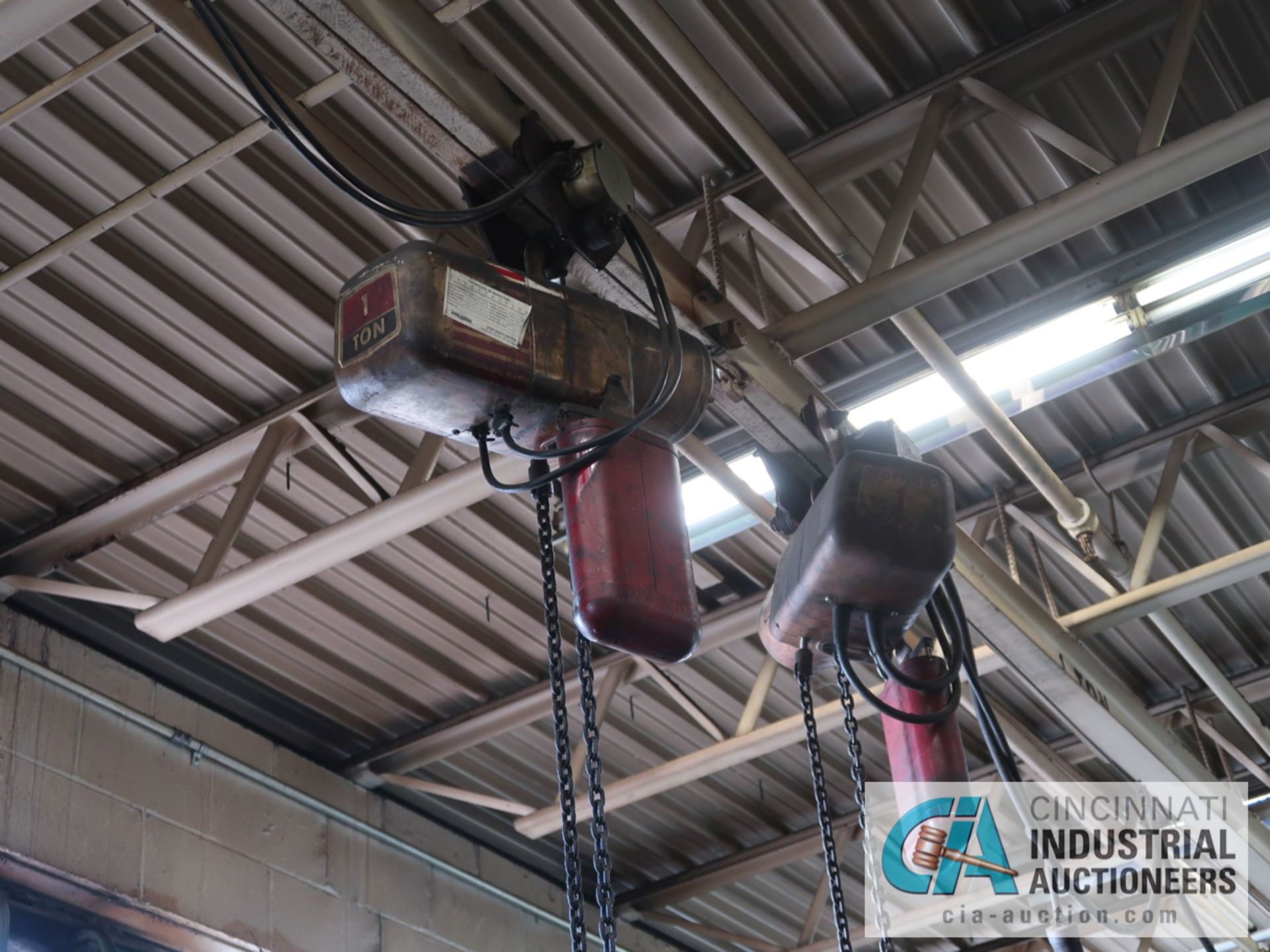 1 TON COFTING ELECTRIC HOISTS - Image 2 of 3