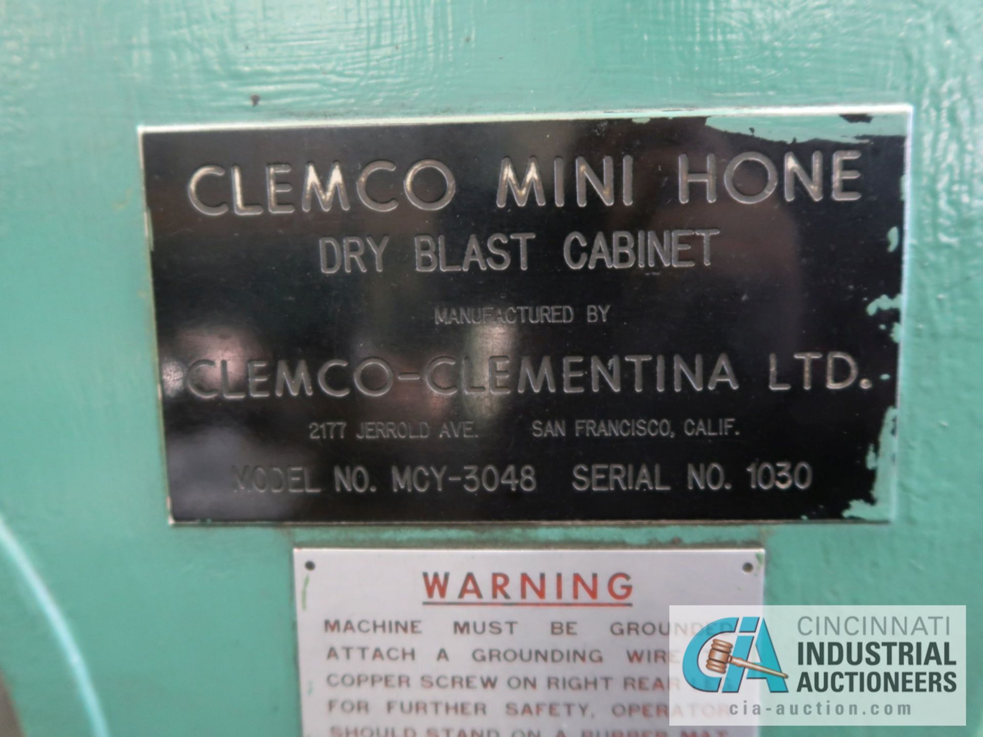 30" X 48" CLEMCO ABRASIVE BLAST CABINET WITH RECLAIM - Image 5 of 5