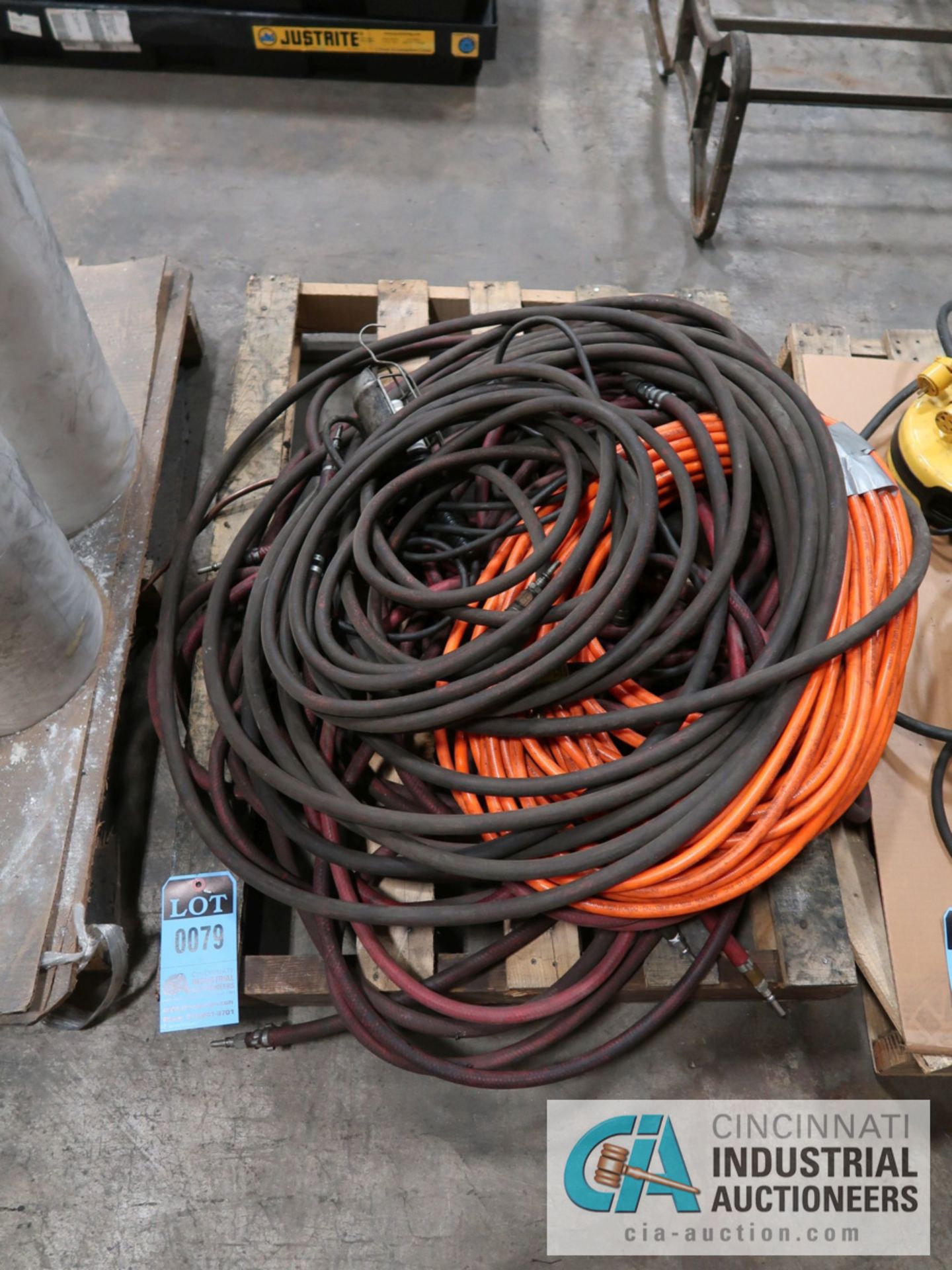 (LOT) SKID OF MISC. AIR HOSE