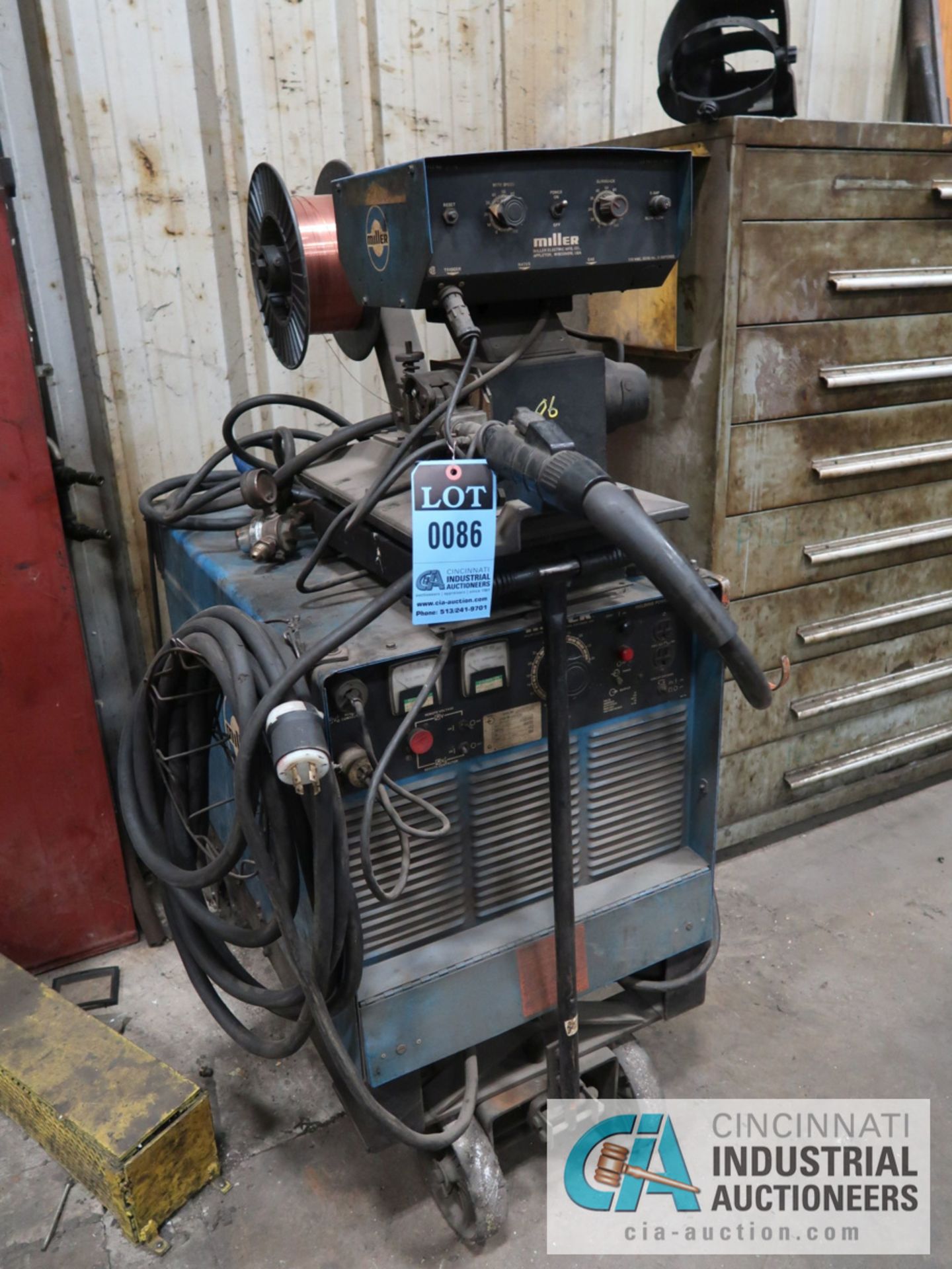 450 AMP MILLER DELTAWELD 450 ARC WELDER WITH WIRE FEED; S/N JF953661