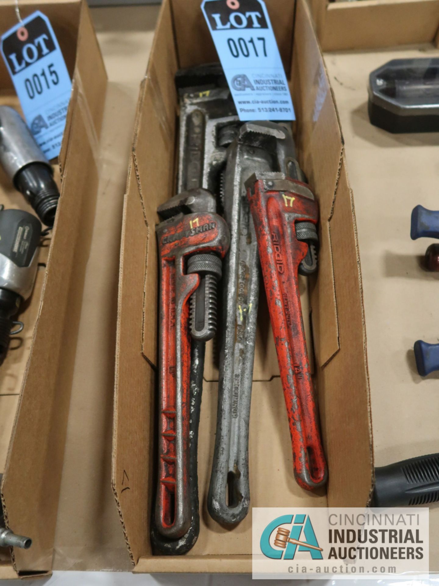 (LOT) PIPE WRENCHES