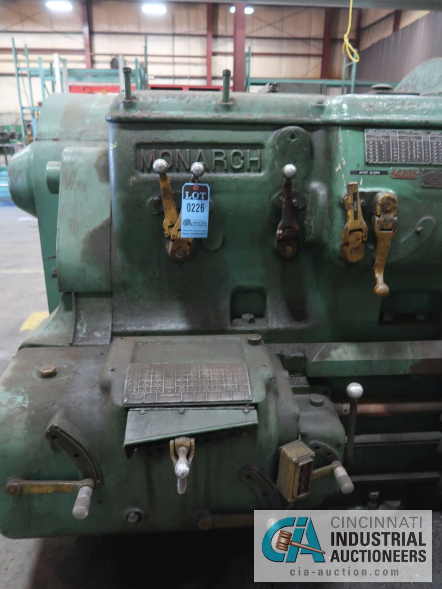 40" X 19' MONARCH MODEL 32"NN ENGINE LATHE; S/N 32078, 300 RPM, 36" 4-JAW CHUCK, TAILSTOCK - Image 5 of 12