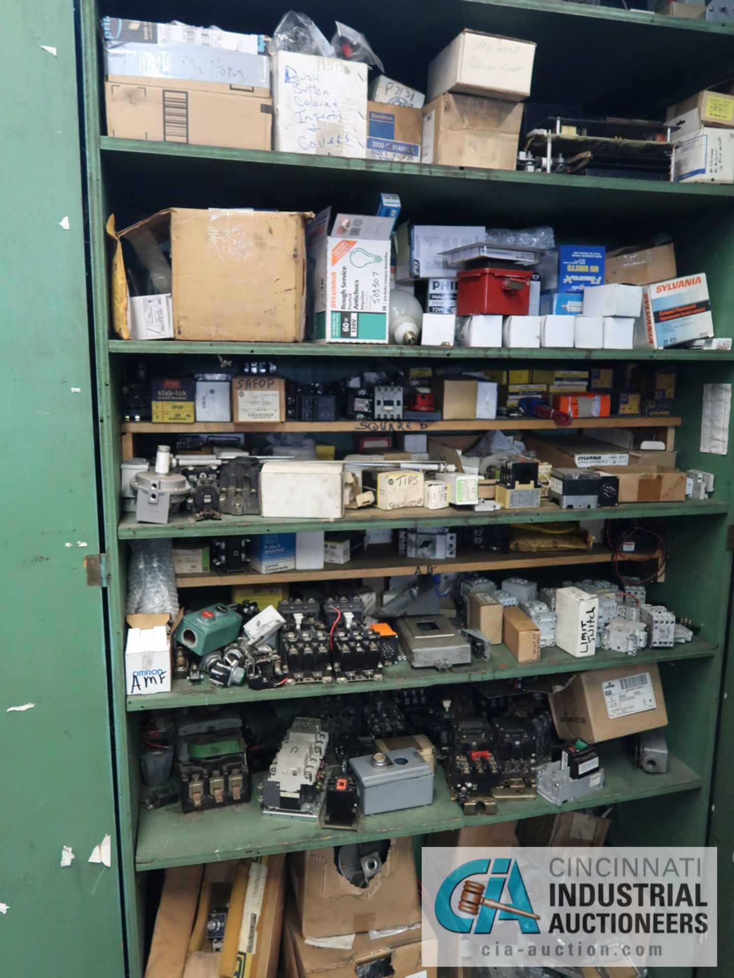 (LOT) CONTENTS OF MAINTENANCE ROOM, (10) CABINETS & SHELVES WITH BUILDING & MACHINE MAINTENANCE - Image 4 of 11