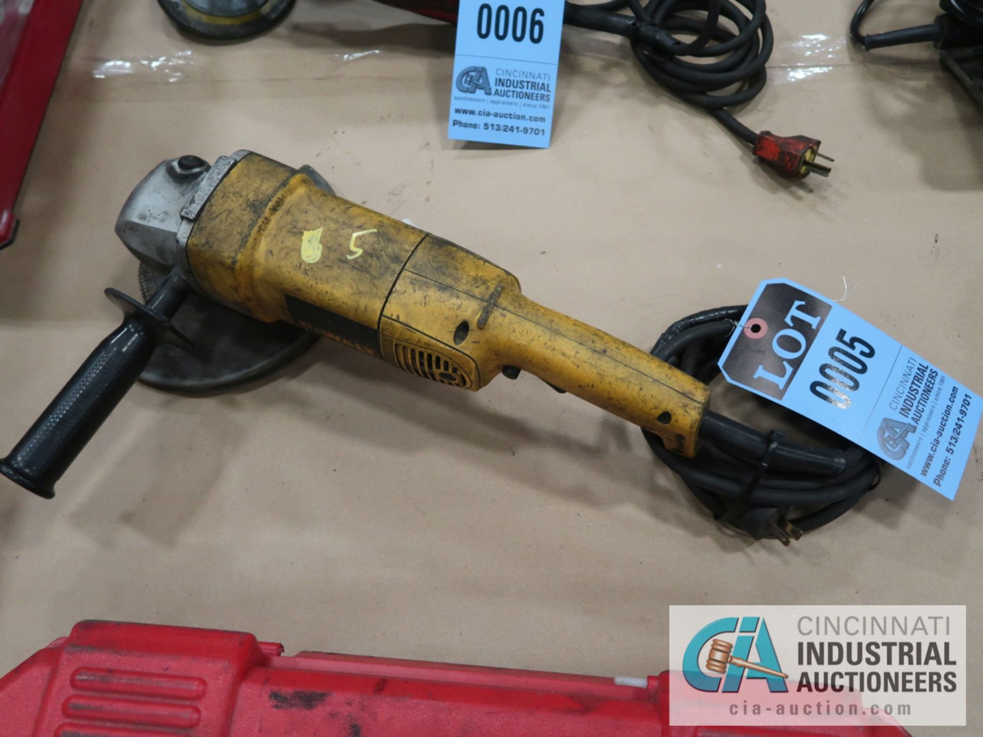 7" DEWALT HEAVY DUTY ANGLE GRINDER