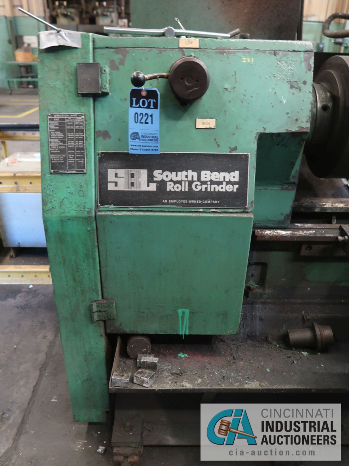 24" X 16' SOUTH BEND ROLL GRINDER; S/N 118AM, 500 RPM, 22" 4-JAW CHUCK, TAILSTOCK, GRINDER - Image 3 of 11