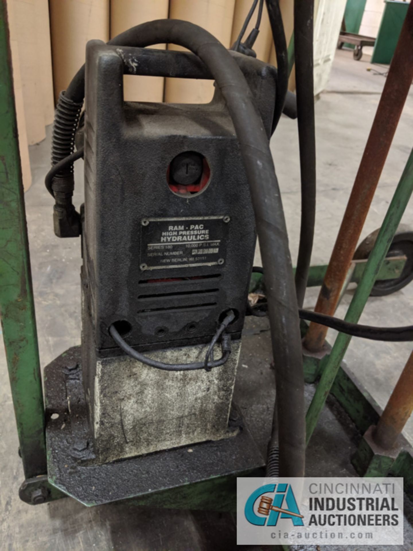 PORTABLE HYDRAULIC GEAR TO PULLER RAM-PAC SERIES 180 HYDRAULIC UNIT - Image 4 of 5