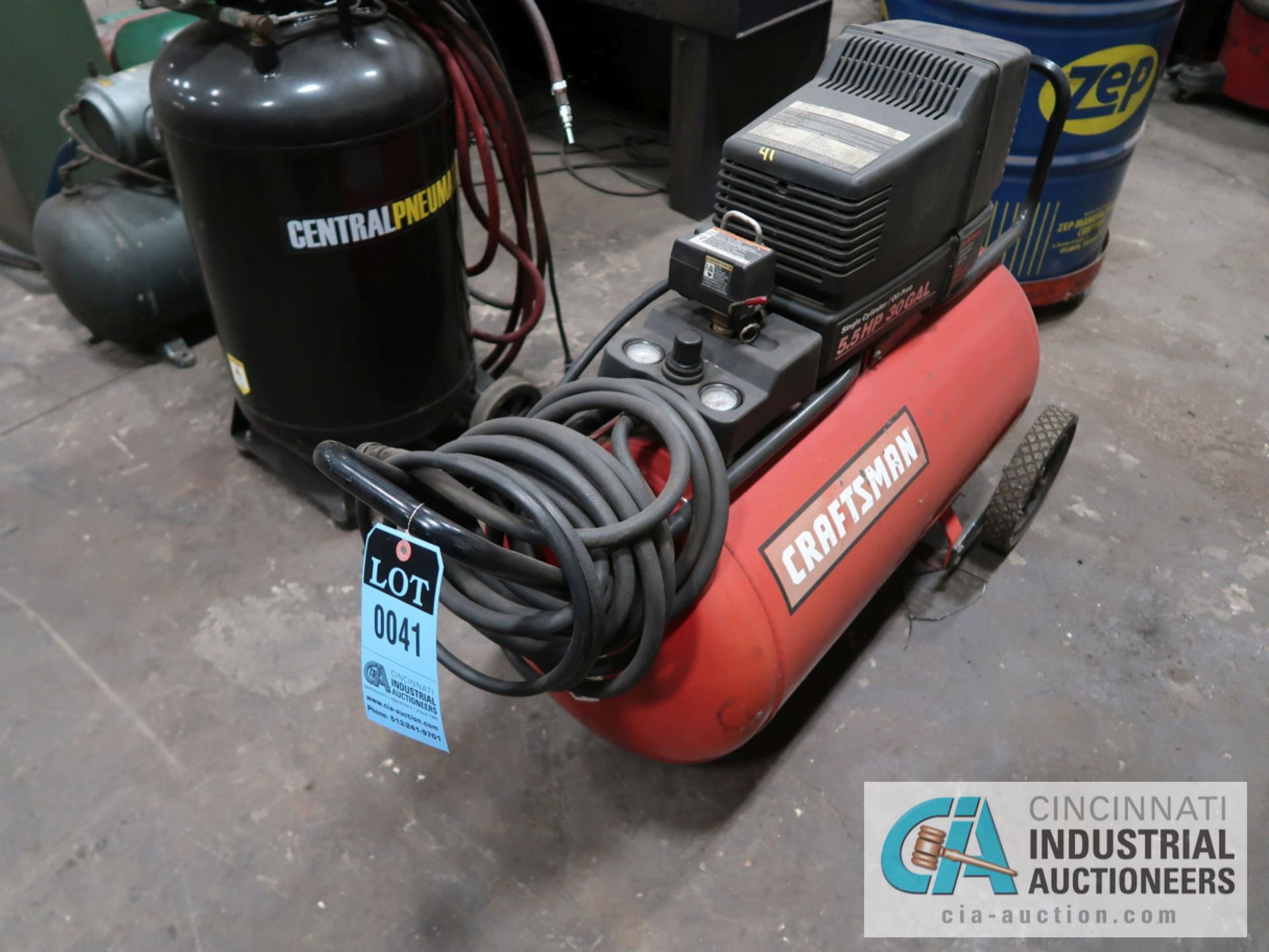 5.5 HP CRAFTSMAN HORIZONTAL TANK MOUNTED PORTABLE AIR COMPRESSOR, 30 GALLON TANK