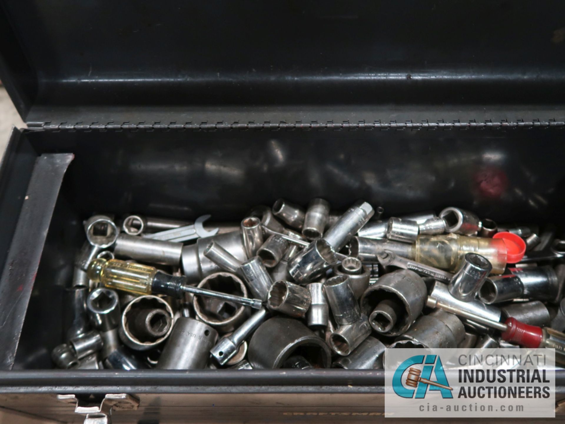 (LOT) SOCKET WRENCHES & SOCKETS IN TOOL BOX - Image 2 of 2