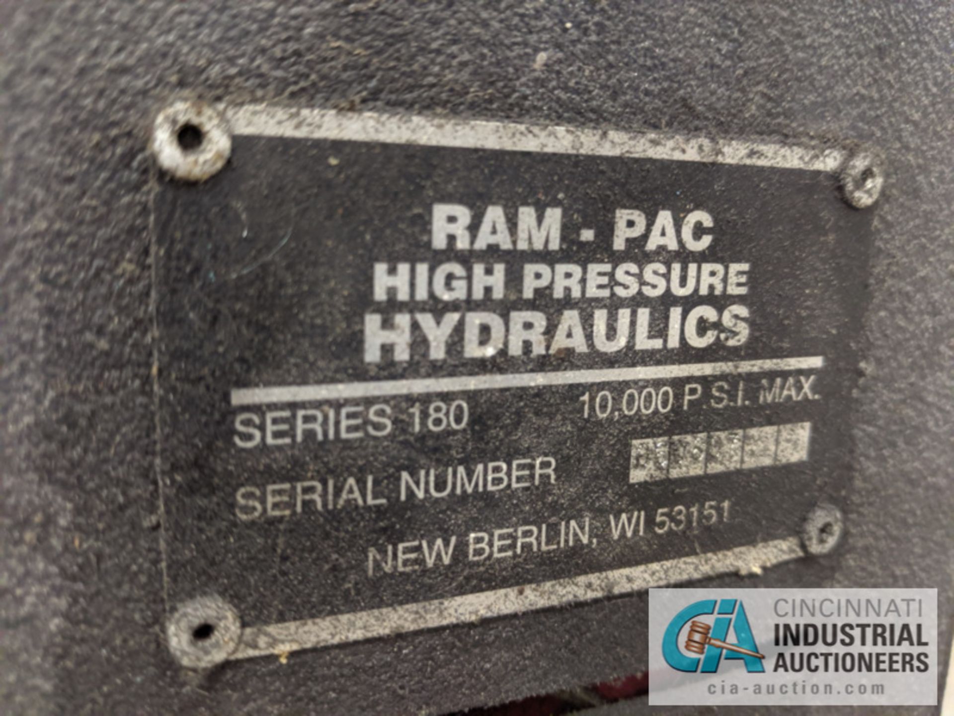 PORTABLE HYDRAULIC GEAR TO PULLER RAM-PAC SERIES 180 HYDRAULIC UNIT - Image 3 of 5