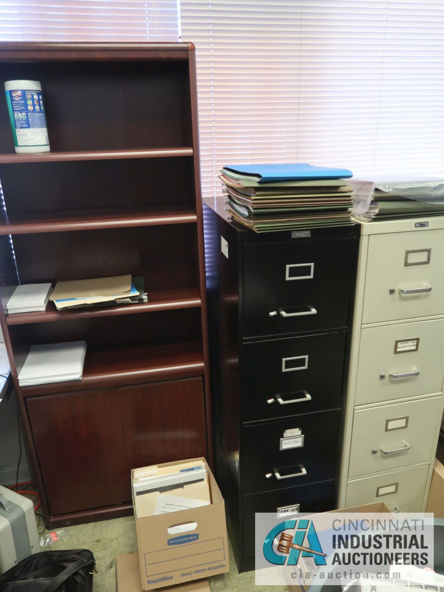 CONTENTS OF OFFICE INCLUDING DESKS AND CHAIRS - Image 4 of 4