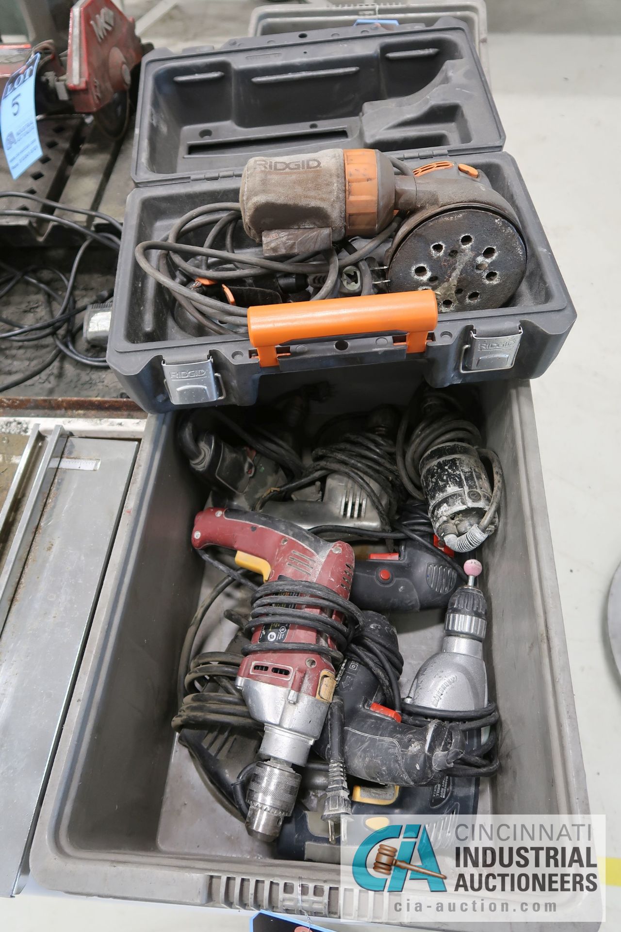 (LOT) MISCELLANEOUS ELECTRIC HAND TOOLS