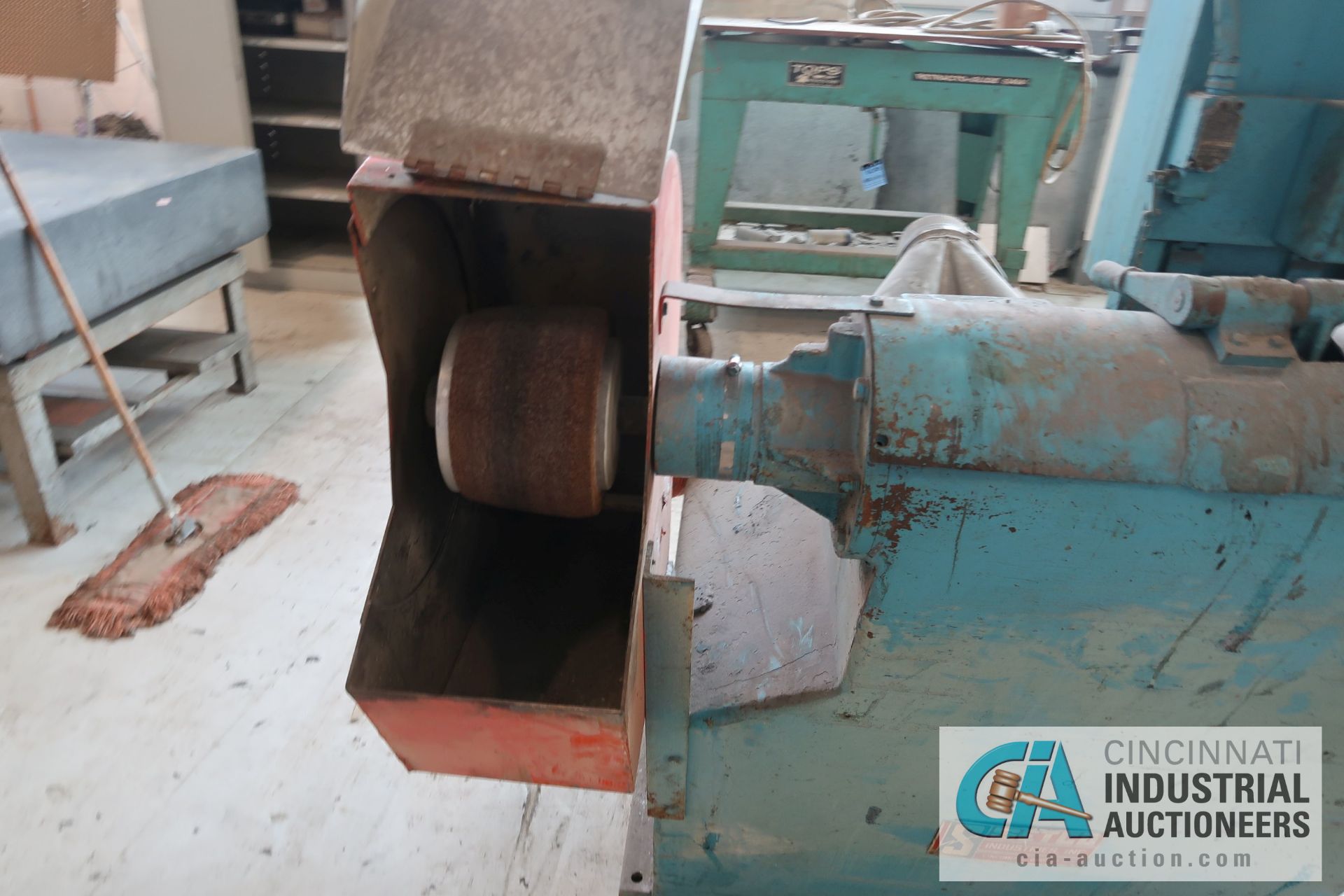 SETCO DE GRINDER WITH FUME / DUST HOOD, 6" WHEEL WIDTH - Image 4 of 5