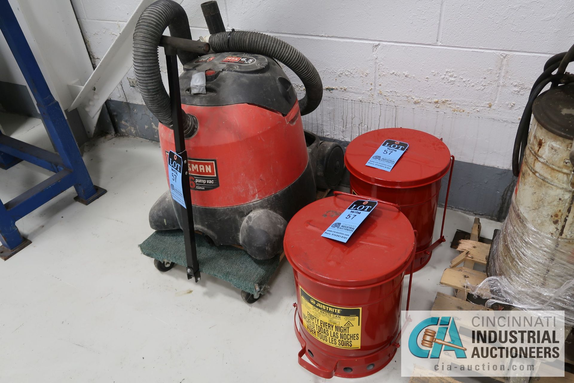 (LOT) MISCELLANEOUS - SAND BLAST POT, KETTLE, HYDRAULIC OIL PUMPS, JUSTRITE OILY WASTE CAN, - Image 4 of 4