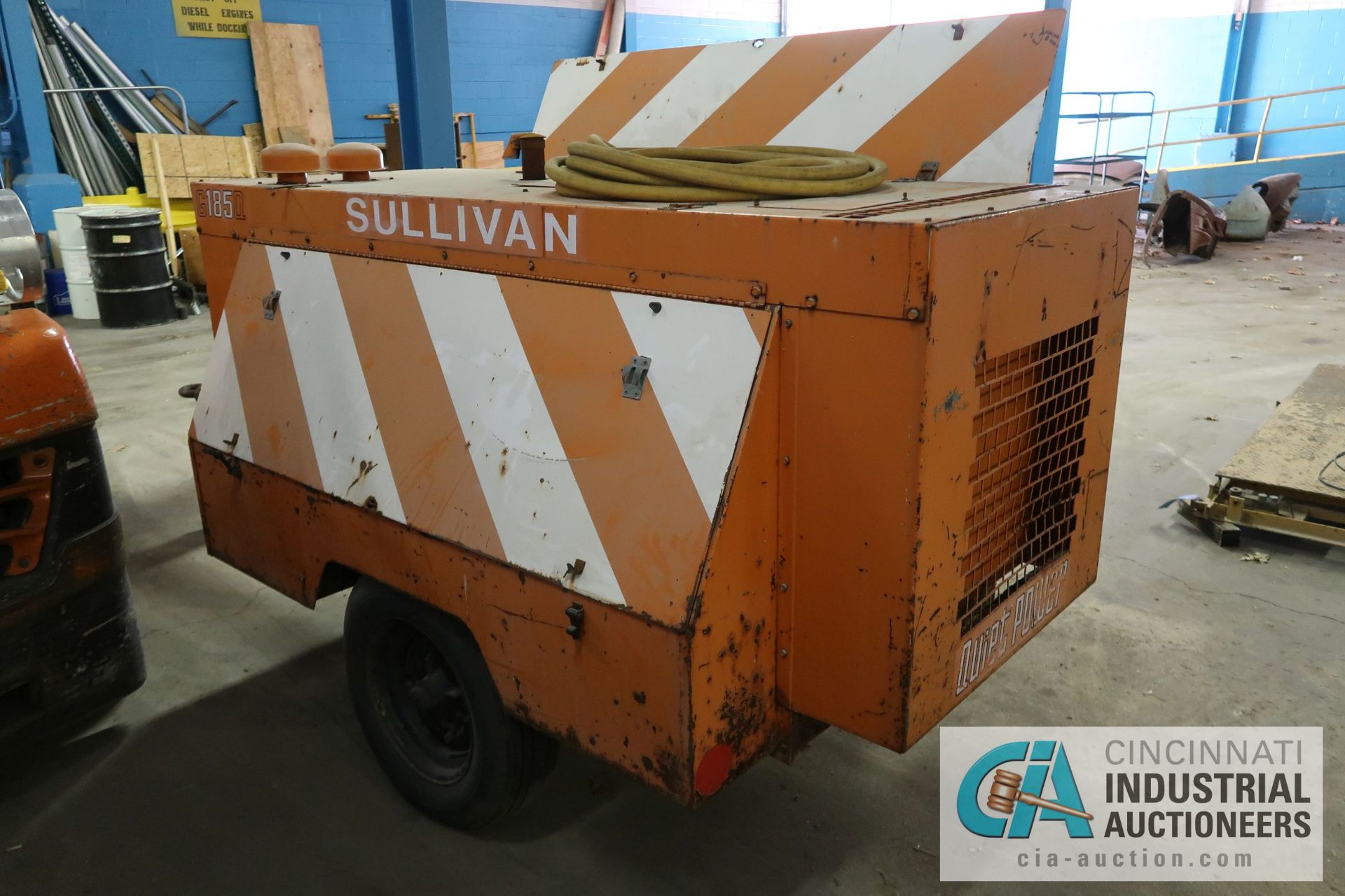 SULLIVAN MODEL G185Q TRAILER MOUNTED GASOLINE POWERED AIR COMPRESSOR; S/N 204956, 125 PSIG, 3,100 - Image 4 of 5