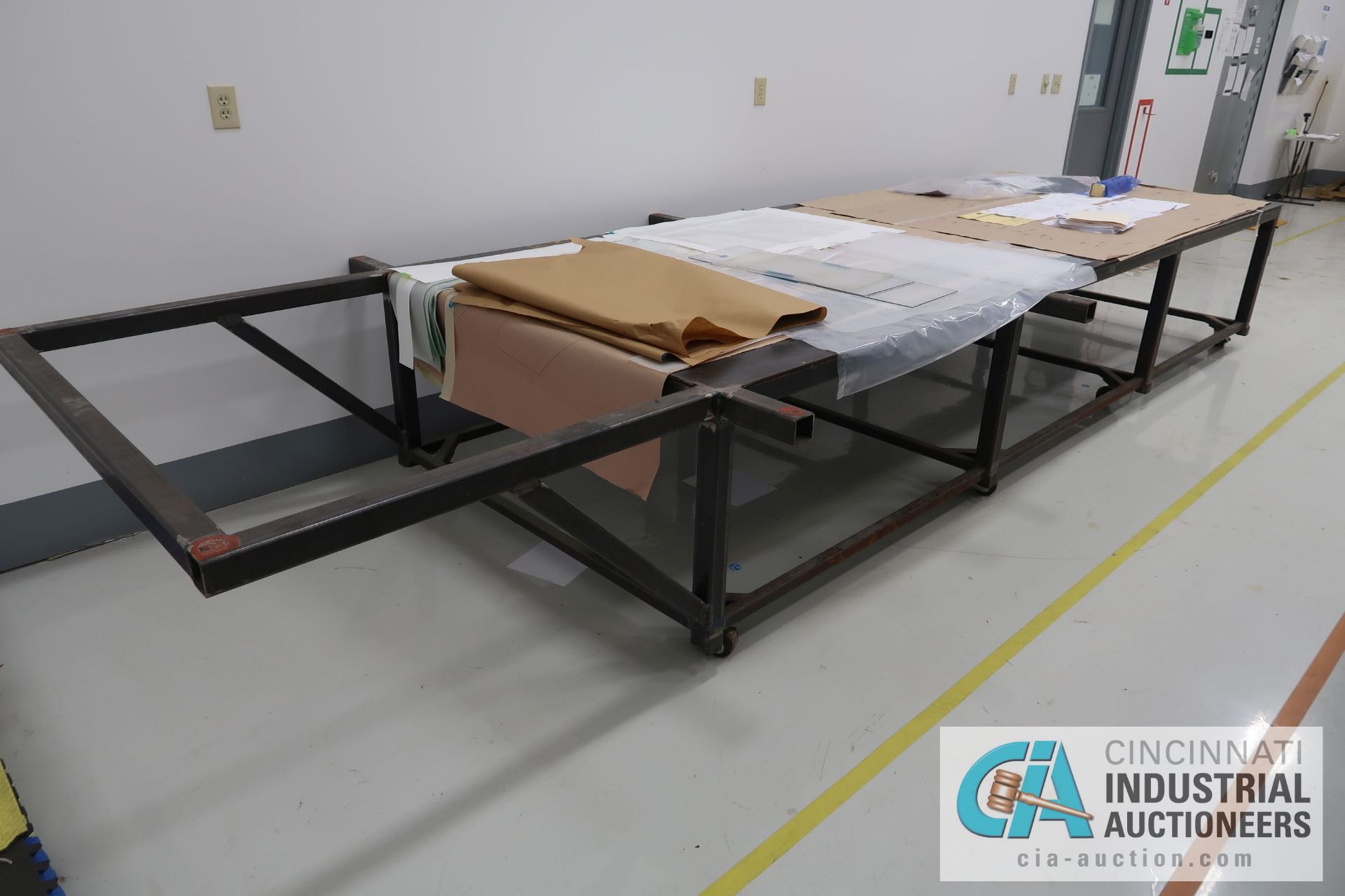 60.5" X 211" X 30.5" PORTABLE STEEL WORK BENCH - Image 2 of 2