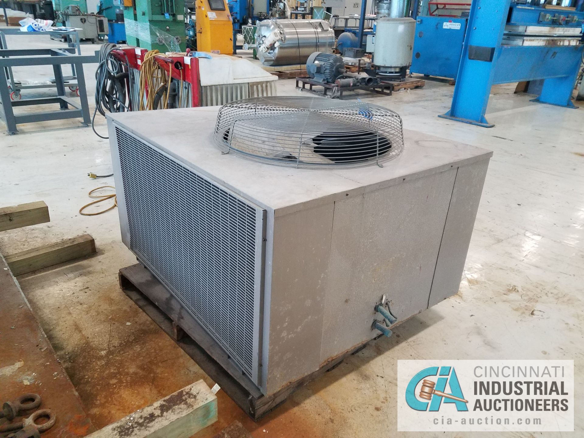 CHILLER UNIT - Image 2 of 2