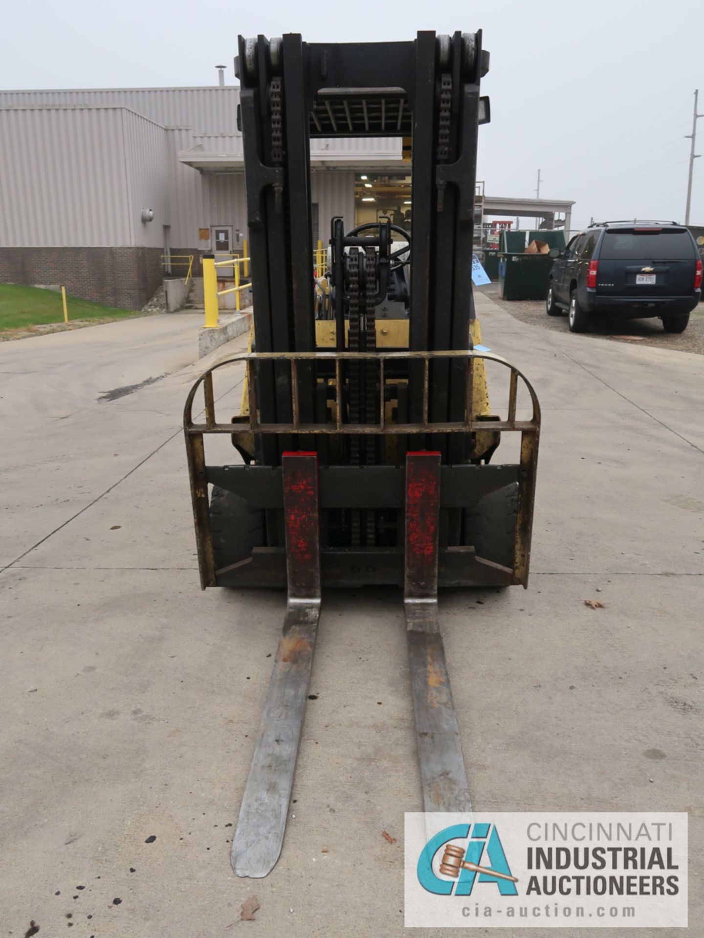 8,000 LB HYSTER MODEL S80XL LP GAS SOLID TIRE LIFT TRUCK; S/N D004V02674K, 3-STAGE MAST, 83" MAST - Image 2 of 11