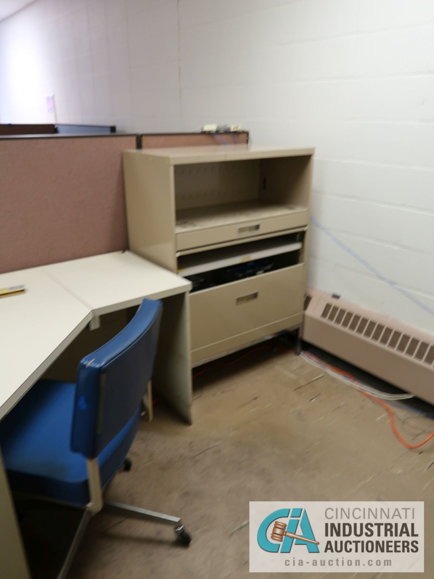 (LOT) FURNITURE IN CUBICLE INCLUDING (2) DESKS, (2) CABINETS, TABLE - Image 2 of 3