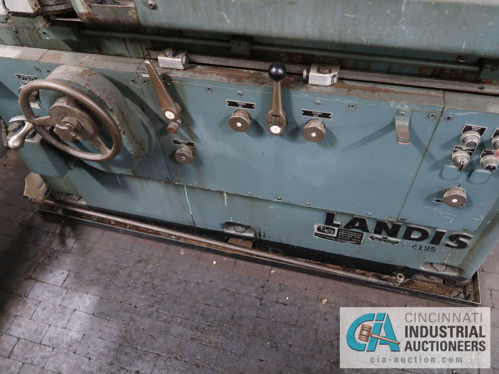 10" X 24" LANDIS TYPE 2R UNIVERSAL O.D. CYLINDRICAL GRINDER; S/N 856-42, DRO - Image 10 of 11