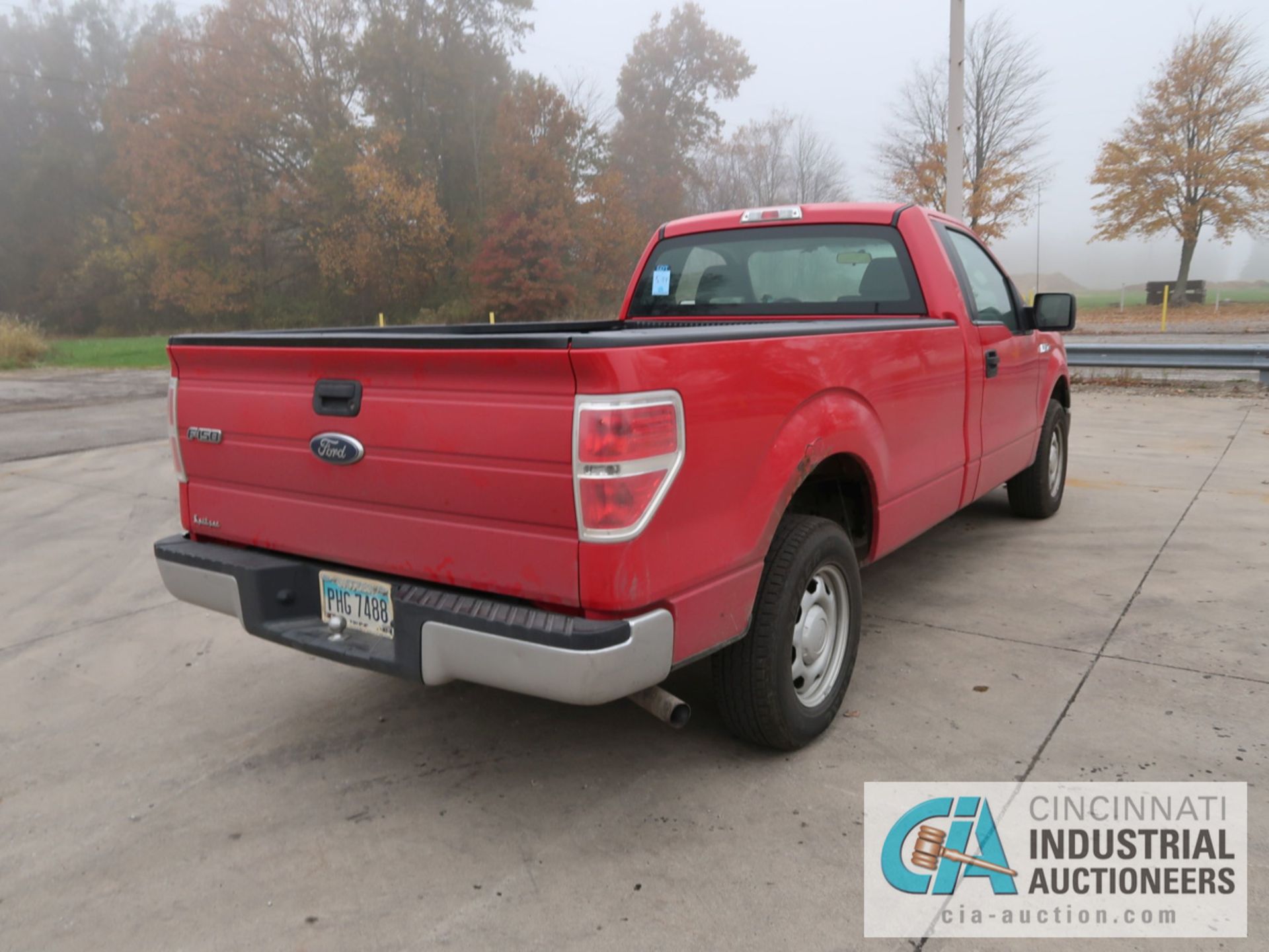 2010 FORD F-150 PICK UP TRUCK; VIN # 1FTMF1CW3AKE02719, 4.62 TRITON GAS ENGINE, AUTOMATIC - Image 5 of 12