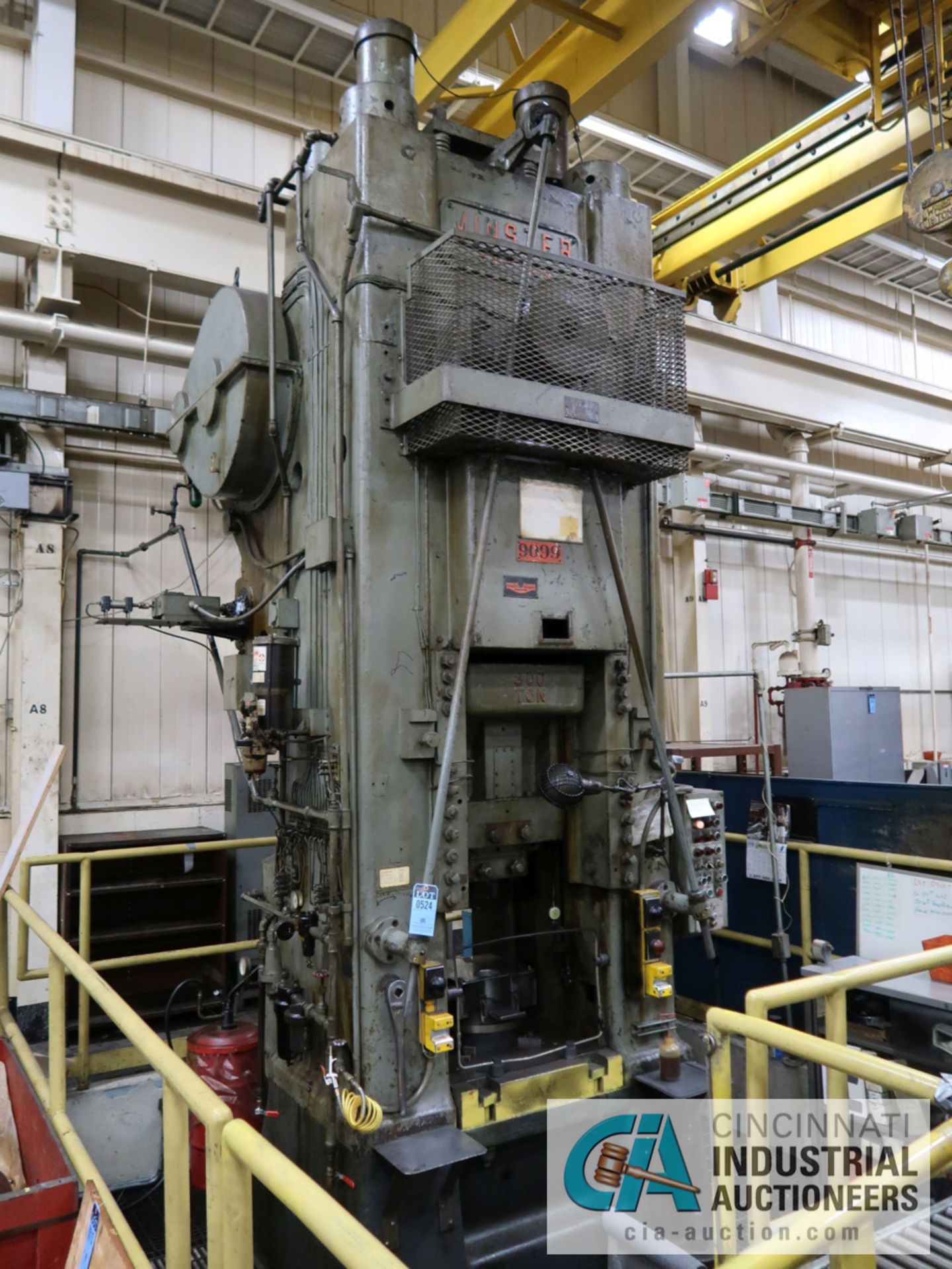 800 TON MINSTER MODEL 900-800 KNUCKLE JOINT PRESS; S/N 3228, ½” ADJ., 28” X 36” BED,