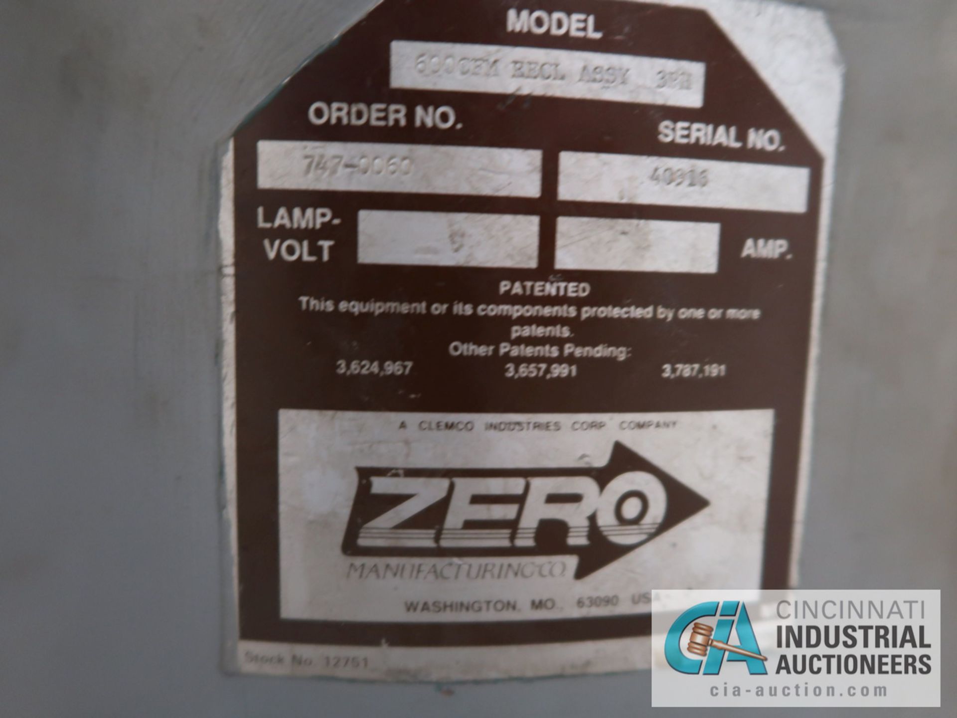 43" X 24" X 32" ZERO MFG MODEL 600 CFM ABRASIVE BLAST CABINET; S/N 40916 WITH RECLAIM - Image 4 of 4