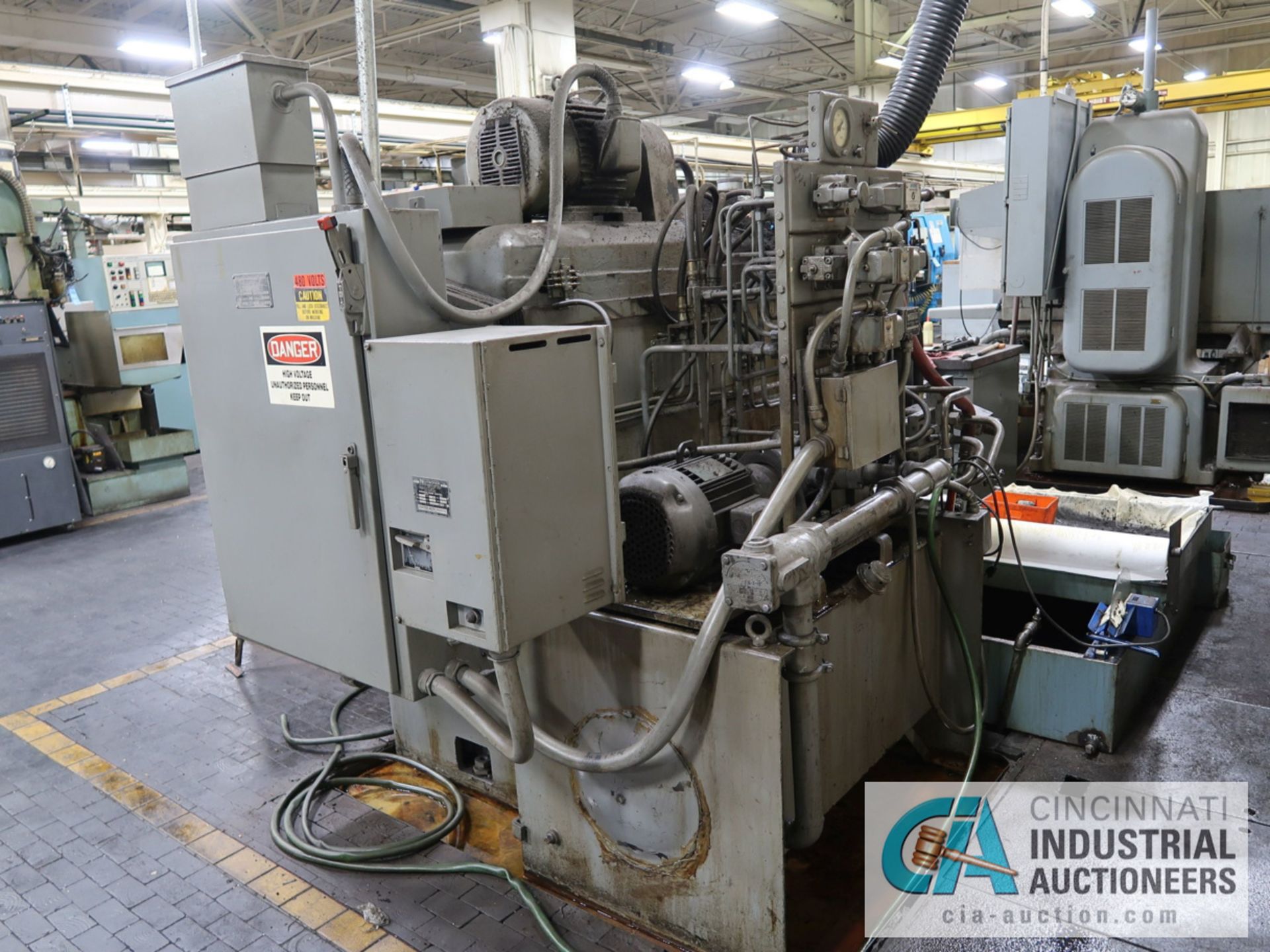 24" SUNDSTRAND MODEL H24 VERTICAL SPINDLE ROTARY SURFACE GRINDER; S/N 4468, 27.5-HP MOTOR, 16" X - Image 3 of 12