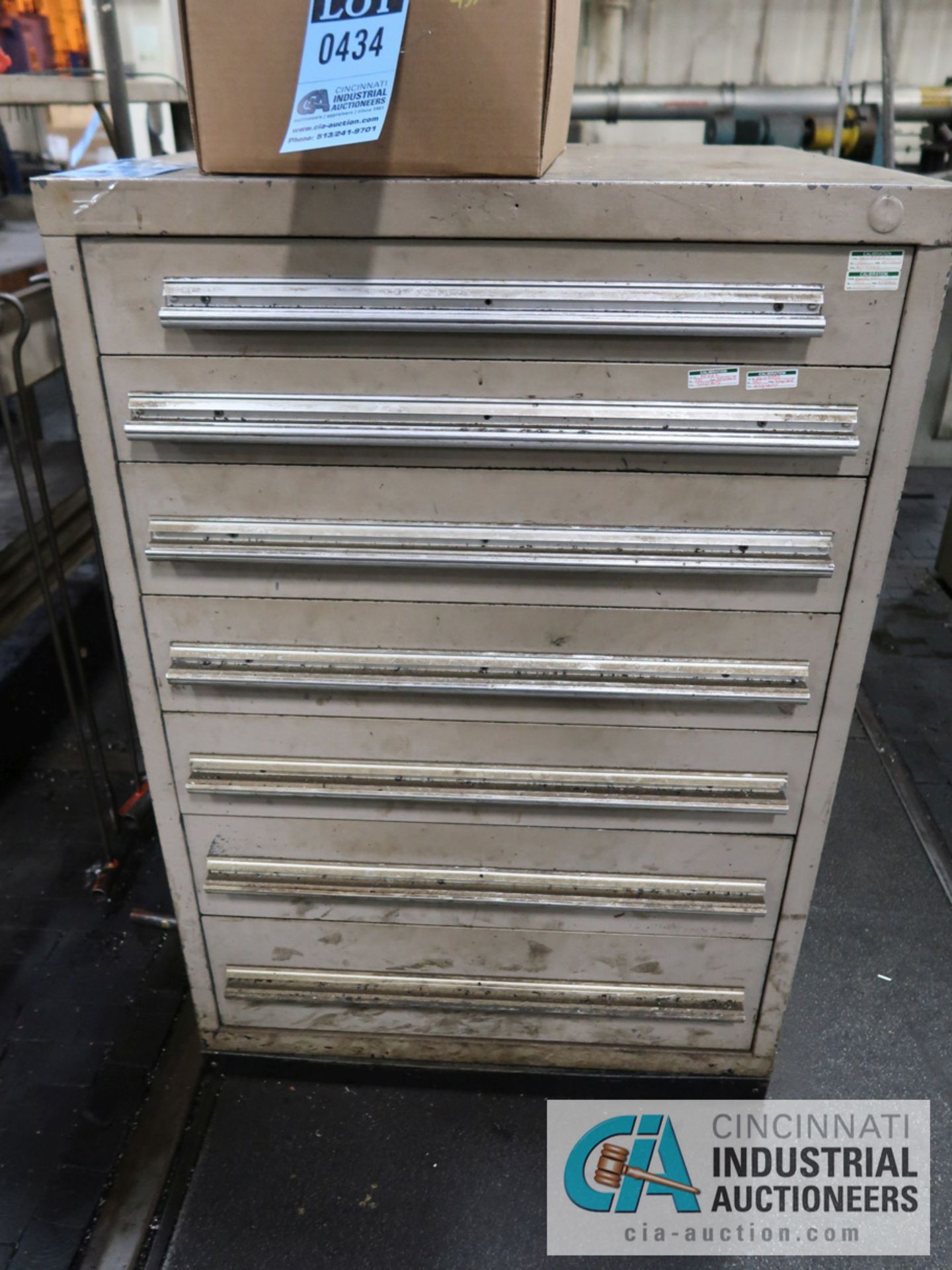 7-DRAWER VIDMAR CABINET WITH TOOLS & HARDWARE