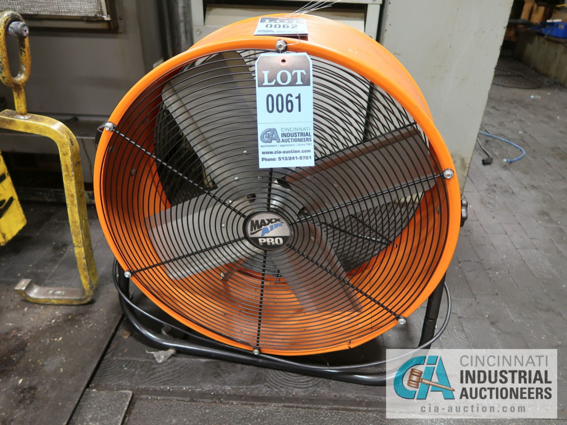 24" FLOOR FAN