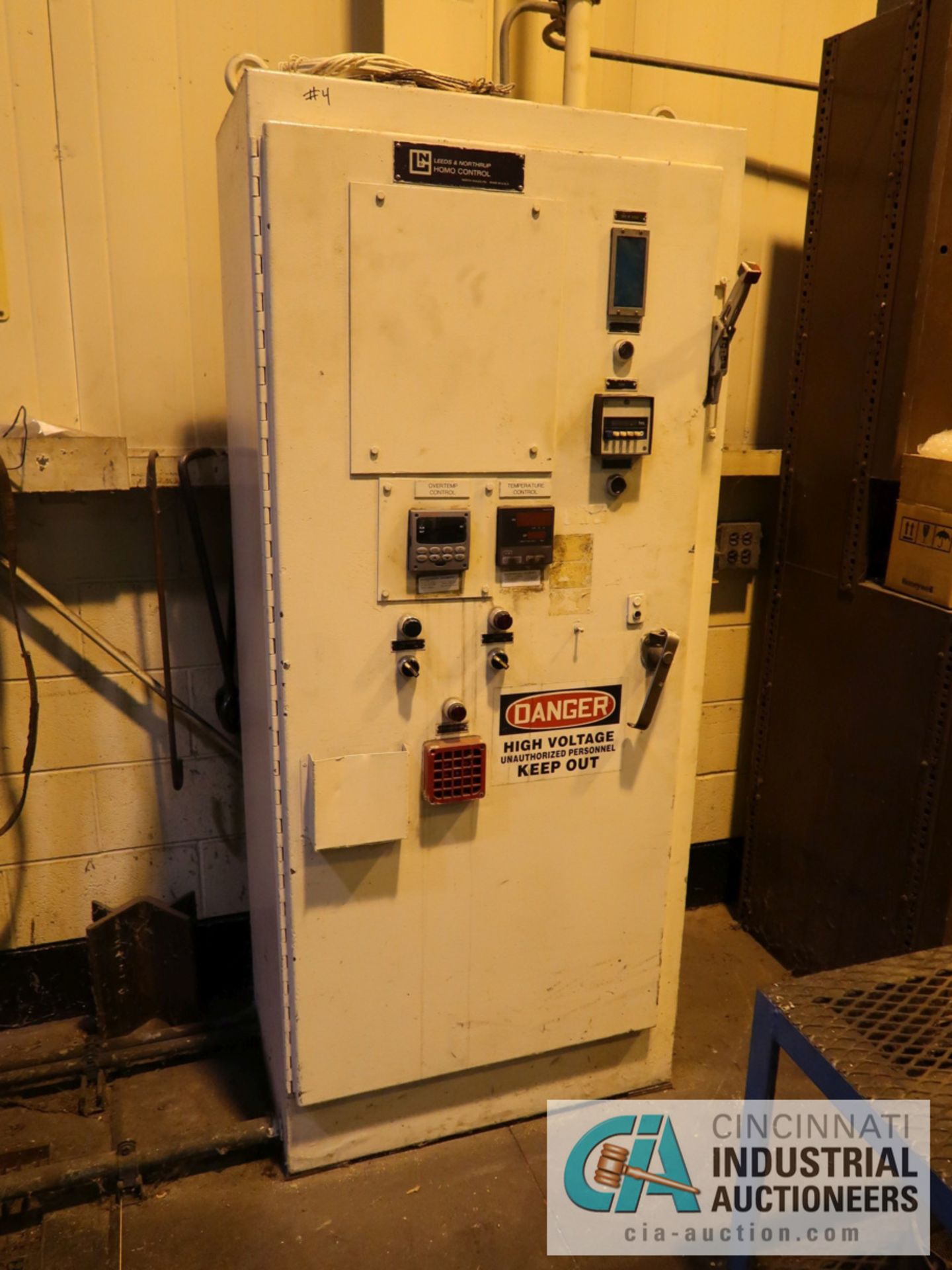 LEEDS & NORTHRUP ELECTRIC HOMO FURNACE; MODEL 09470- 364X, S/N 67218-1-1, 1400 DEGREE MAX TEMP. - Image 3 of 5