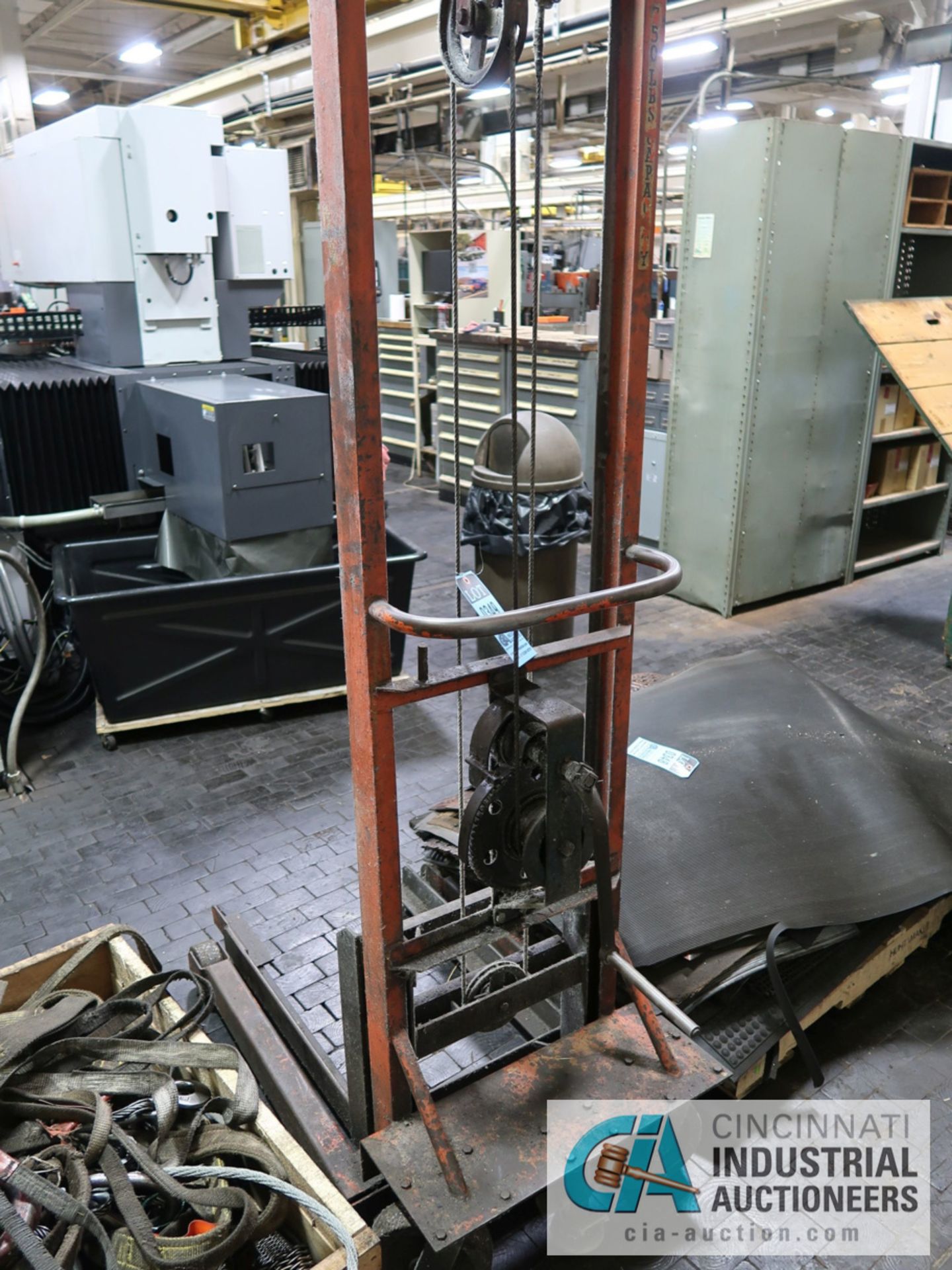 750 LB CAP PORTABLE DIE LIFT