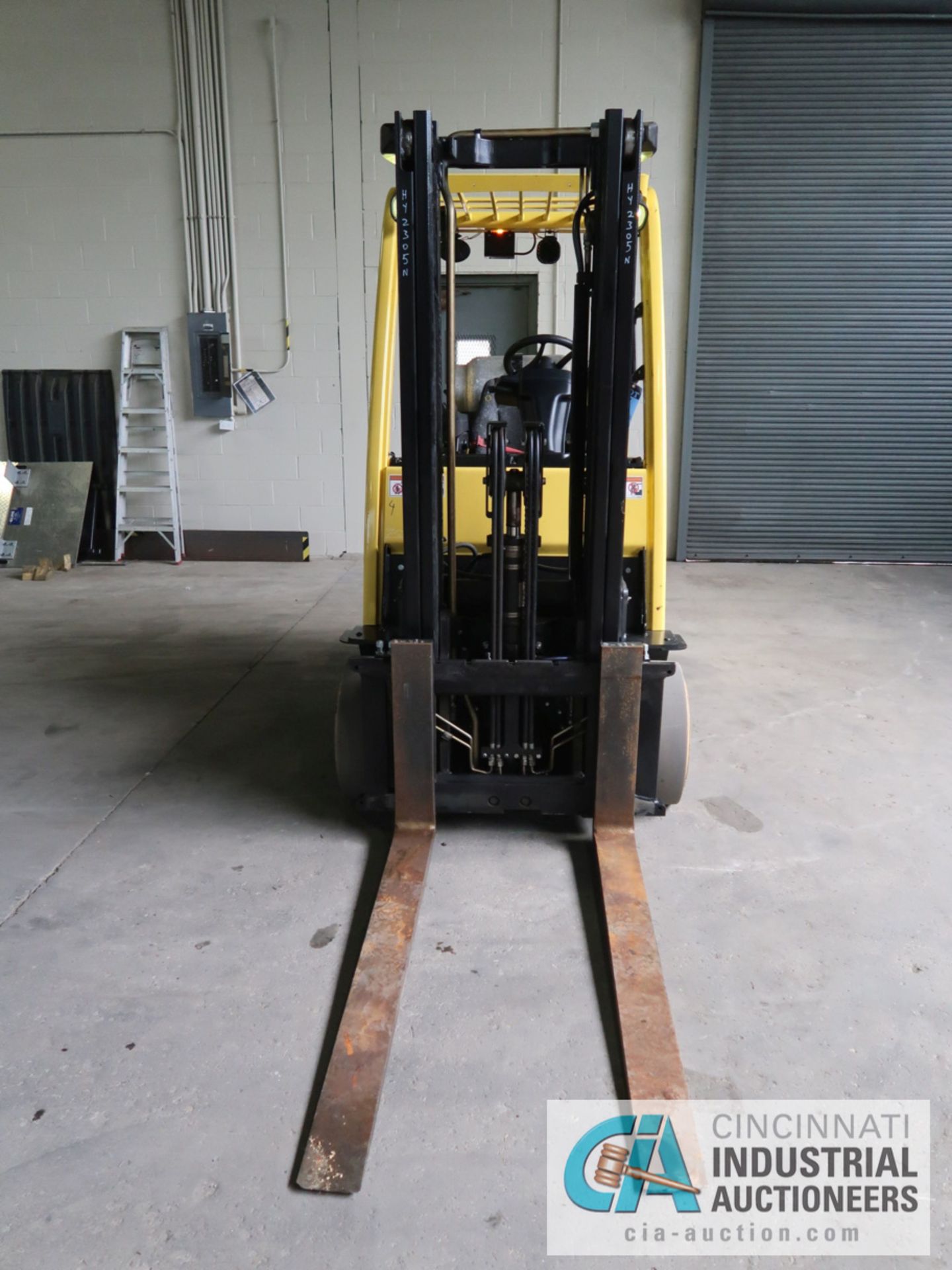 7,000 LB. HYSTER MODEL S70FT LP GAS SOLID TIRE LIFT TRUCK WITH 2-STAGE MAST, 122" LIFT HEIGHT, - Image 2 of 11