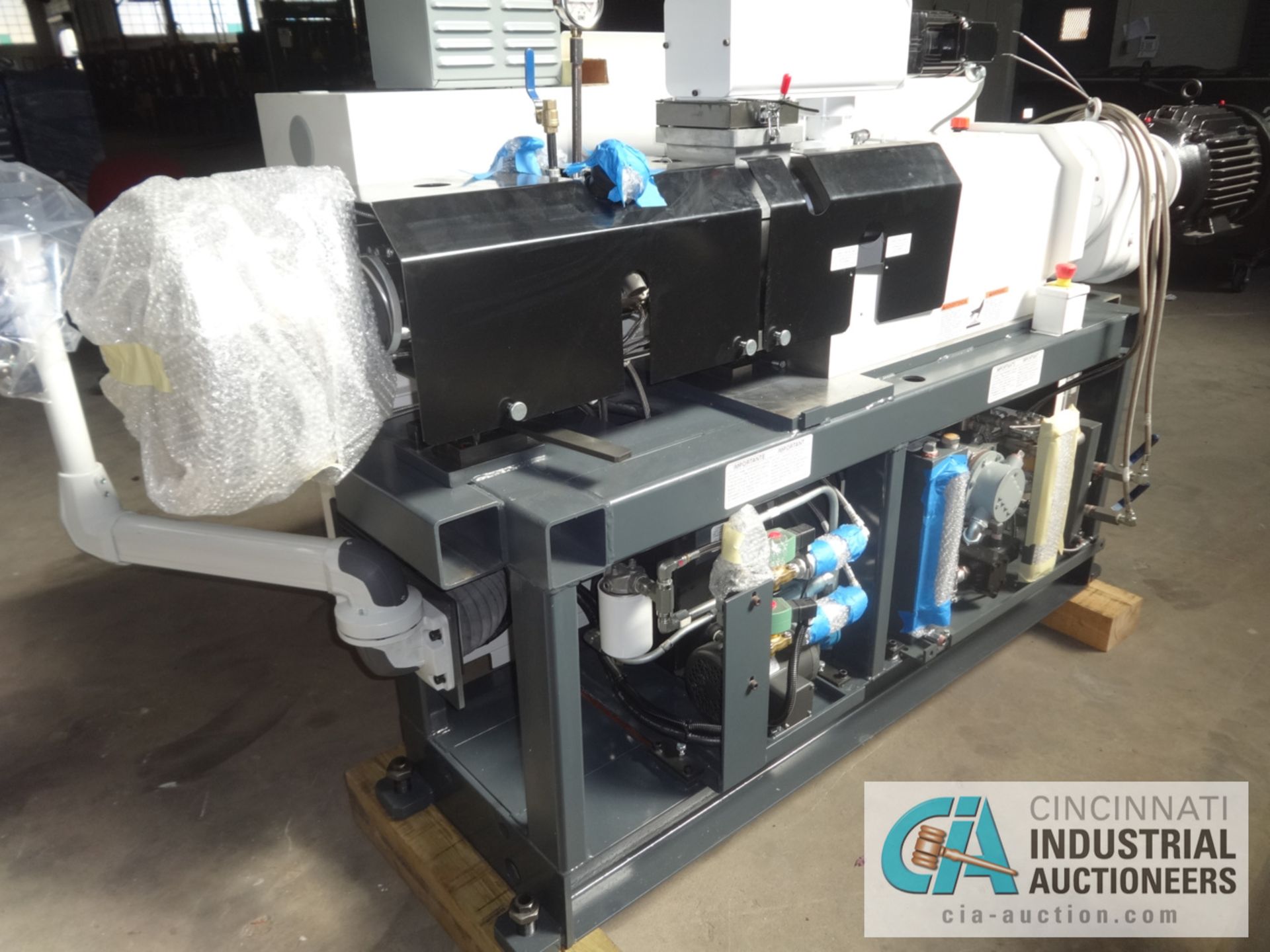 35 MM CINCINNATI MILACRON MODEL TC-35 CONICAL TWIN SCREW EXTRUDER; S/N E50TCAB08045, 22 HOURS - Image 5 of 49