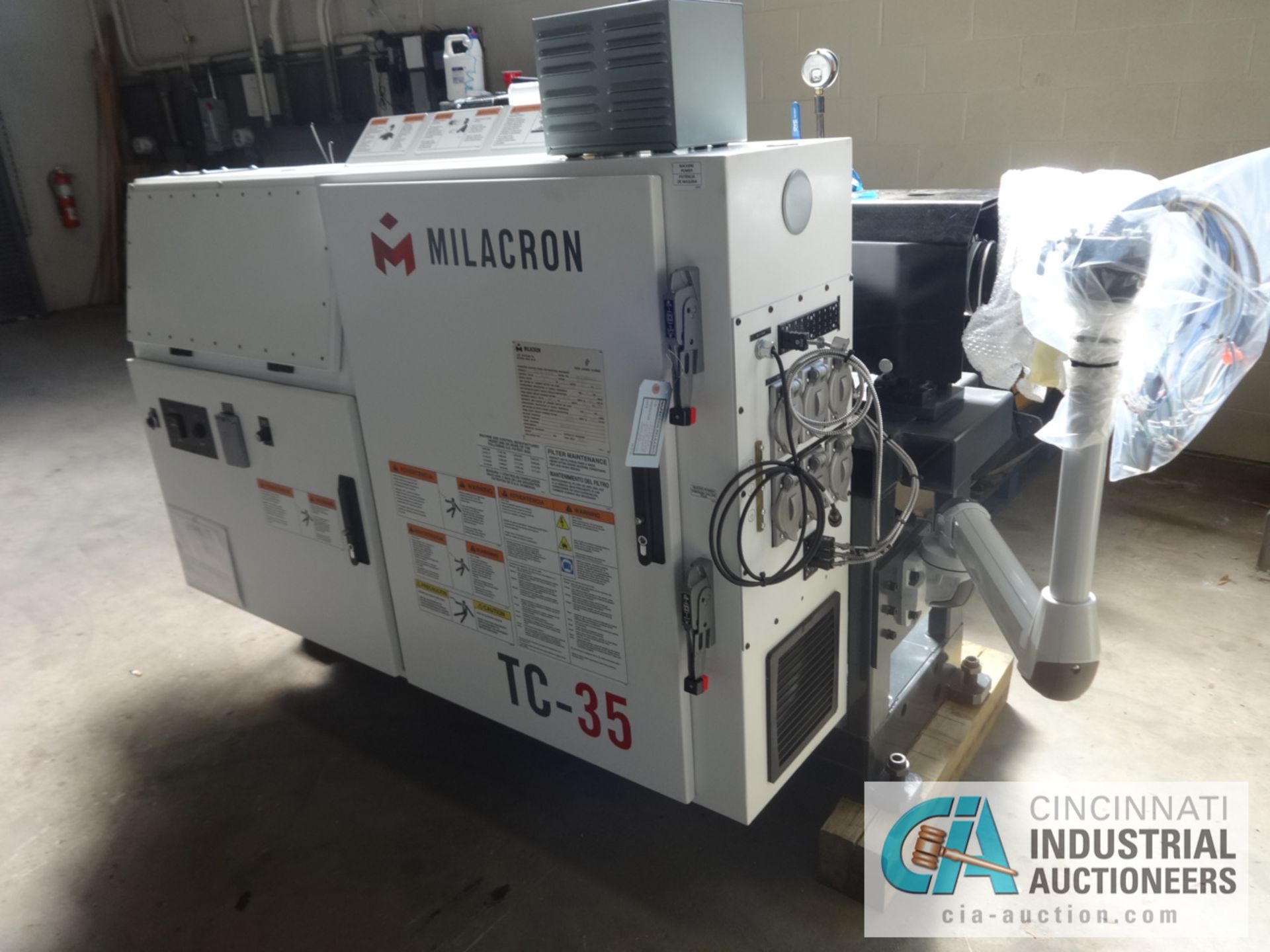 35 MM CINCINNATI MILACRON MODEL TC-35 CONICAL TWIN SCREW EXTRUDER; S/N E50TCAB08045, 22 HOURS - Image 4 of 49