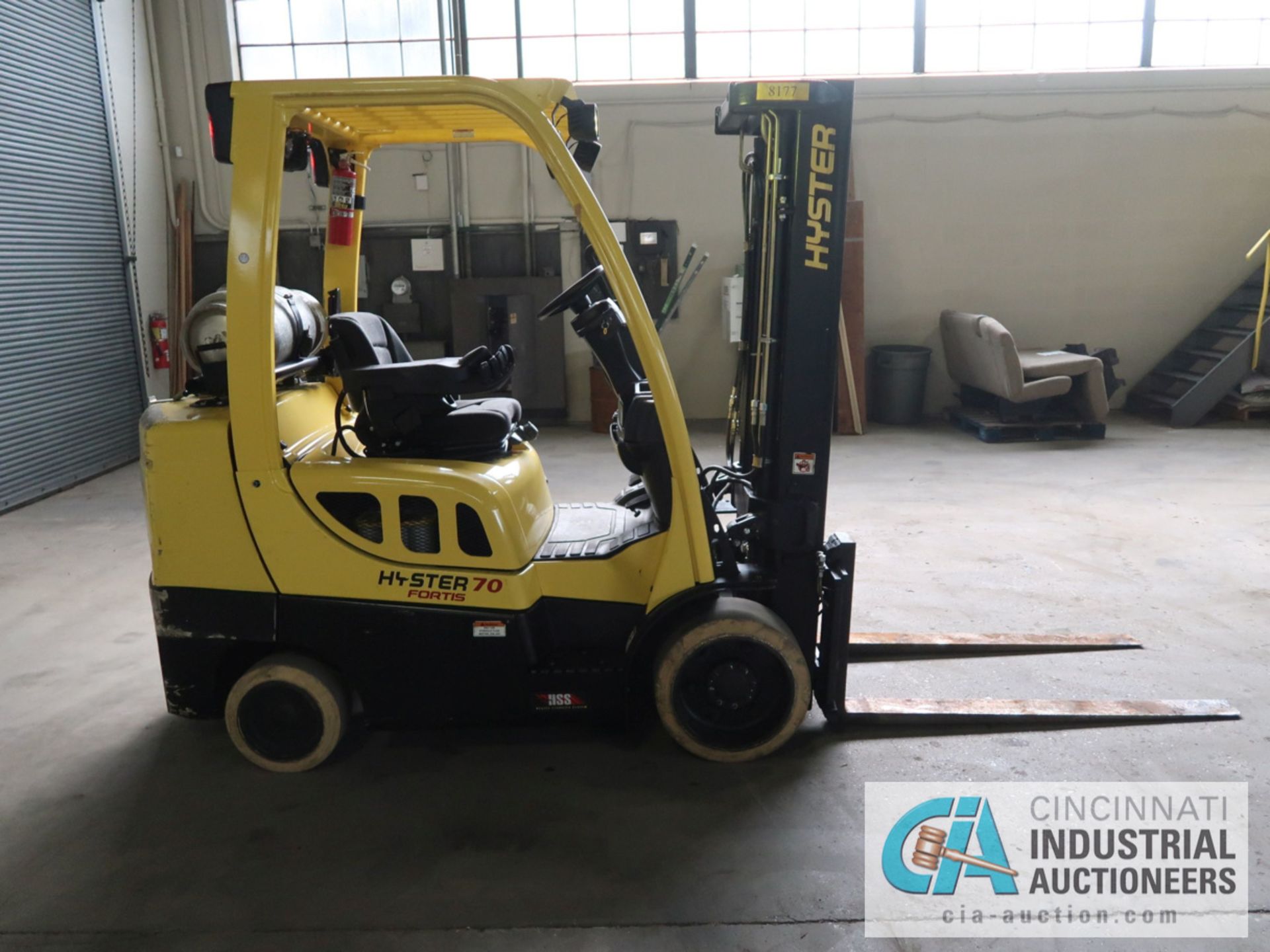 7,000 LB. HYSTER MODEL S70FT LP GAS SOLID TIRE LIFT TRUCK WITH 2-STAGE MAST, 122" LIFT HEIGHT, - Image 4 of 11