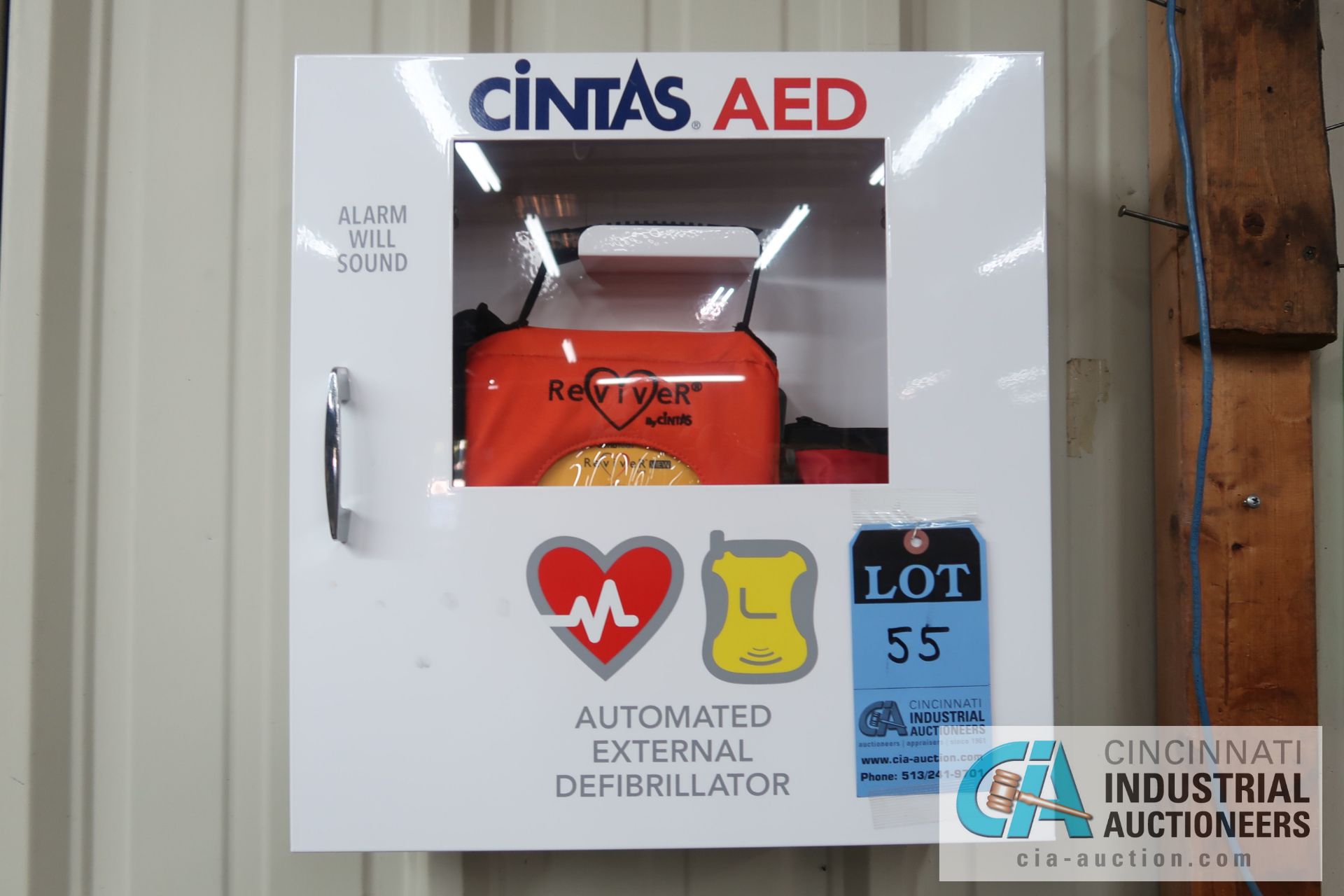 CINTAS AUTOMATED EXTERNAL DEFIBRILLATOR