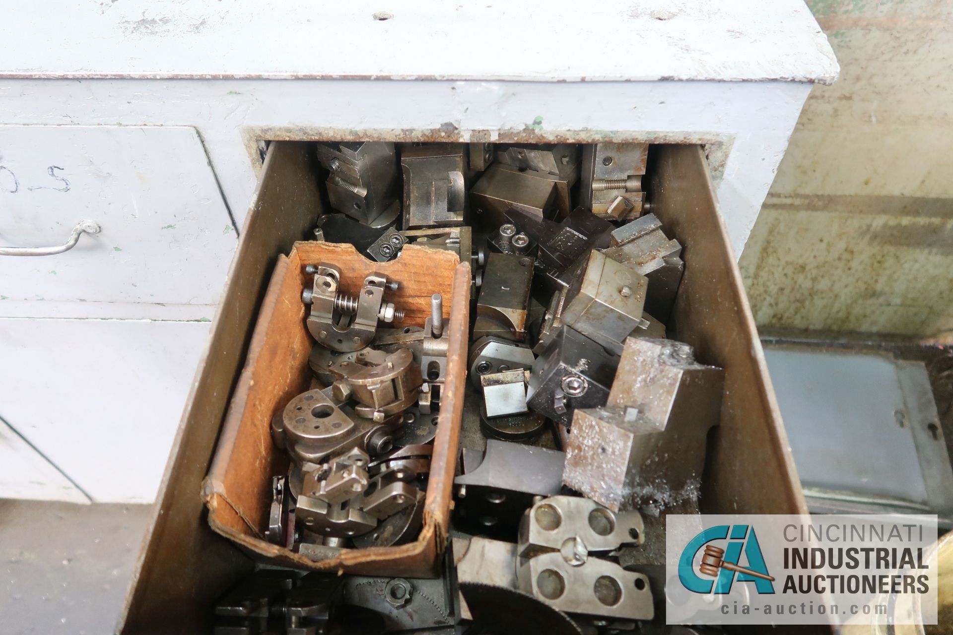 (LOT) LARGE ASSORTMENT MISCELLANEOUS DAVENPORT TOOLING, ATTACHMENTS, GEARS, CAMS AND OTHER RELATED - Image 17 of 21